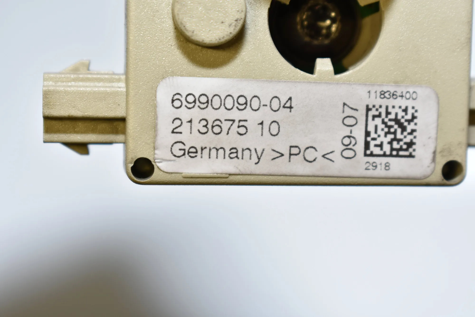Antenna – OEM 6990090 · BMW 3 (E90) 320 d 2007 – 4