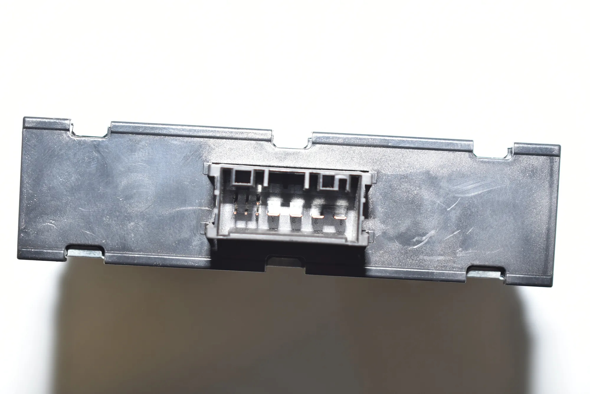 Voltage Control Unit – OEM 9127088 · BMW 3 (E90) 320 d 2007 – 3