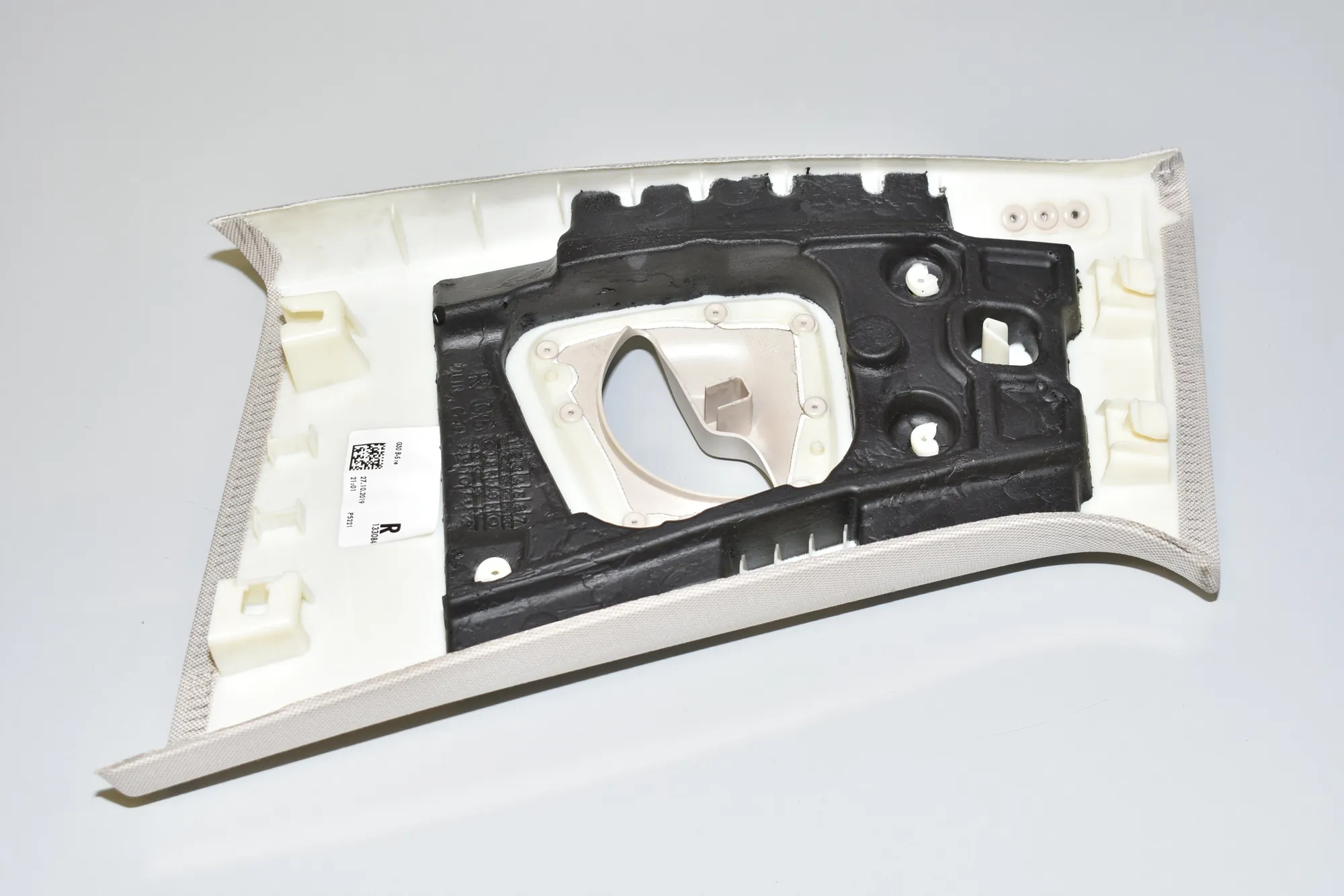 Right Side B Pillar Trim – OEM 7384528 · BMW 5 (G30) BMW 5 (G30) 530 d 2018 – 3