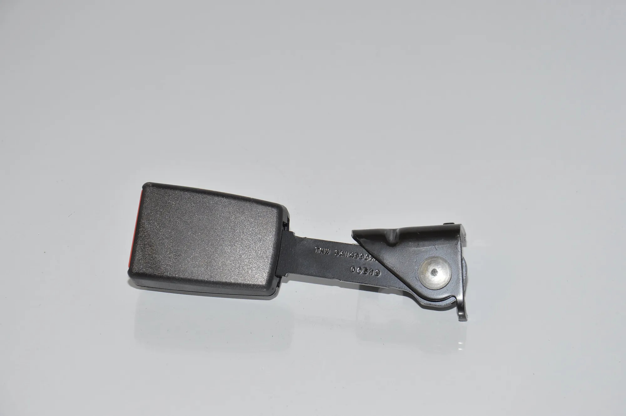 Rear Left Seat Buckle – OEM 7347725 · BMW i3 (I01) Electric 2019 – 4