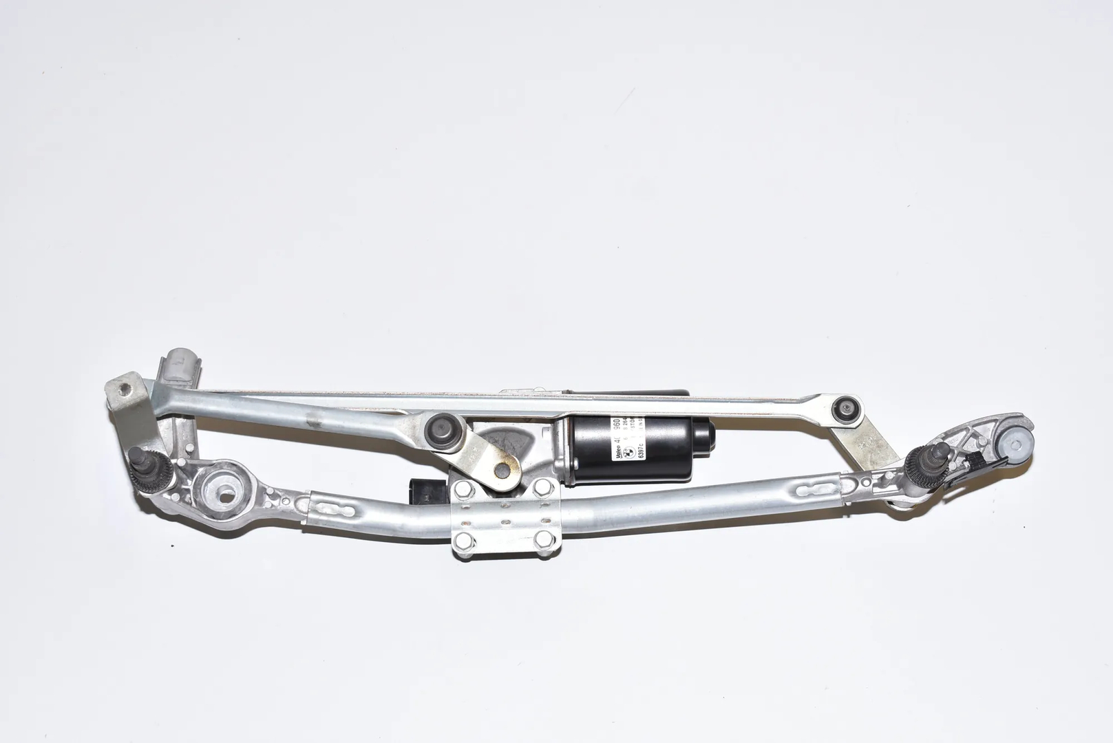 Front Windshield Wiper Mechanism – OEM 6978264 · BMW 3 (E90) 320 d 2007