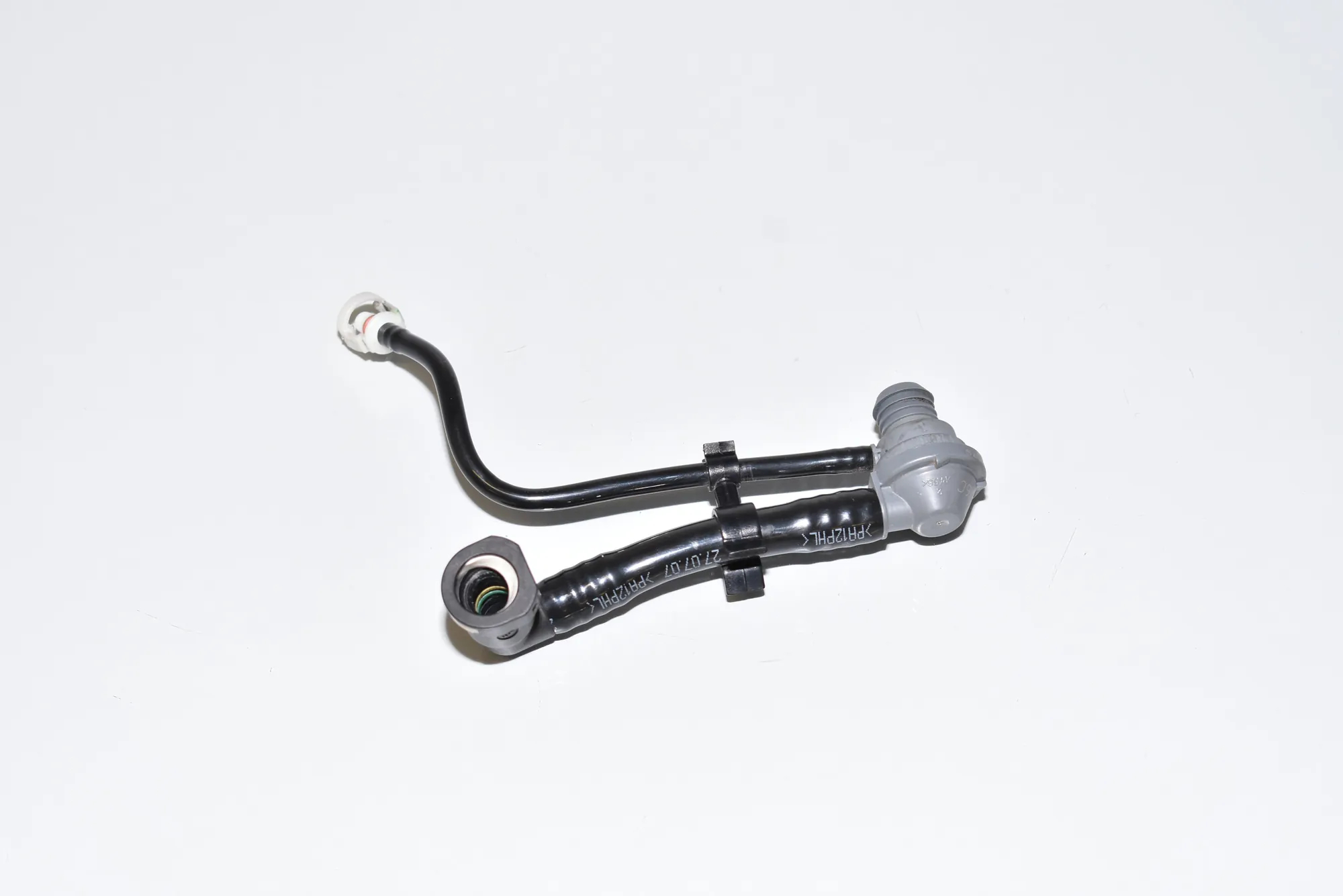 Other tubes – OEM 7601007 · BMW 3 (E90) 320 d 2007 – 3