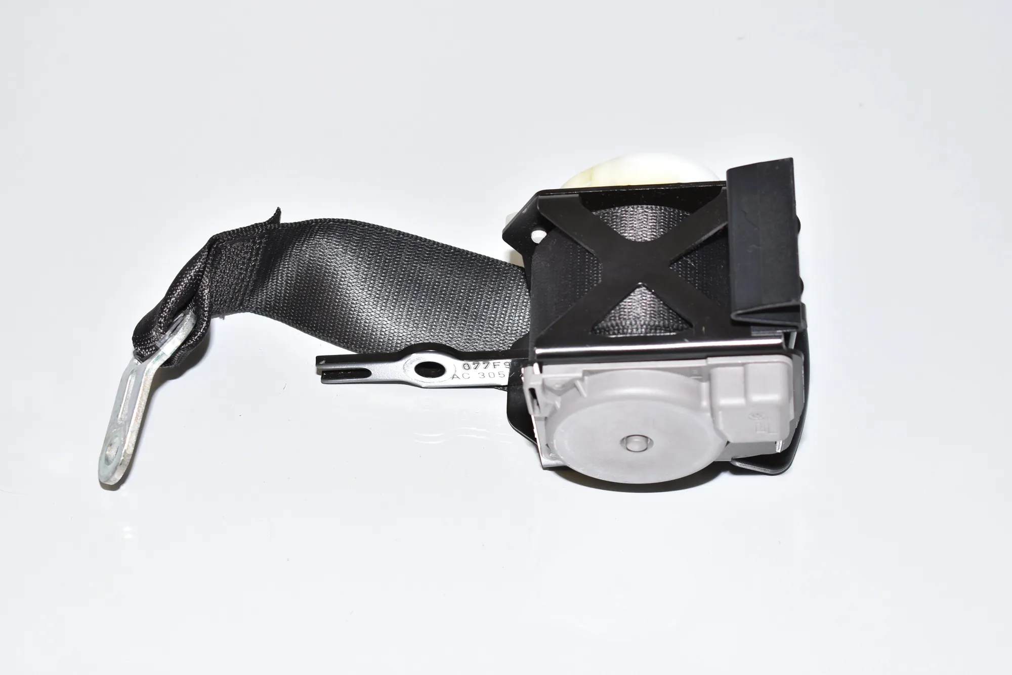 Rear Left Seatbelt – OEM 6975365 · BMW 3 (E90) 320 d 2007 – 2