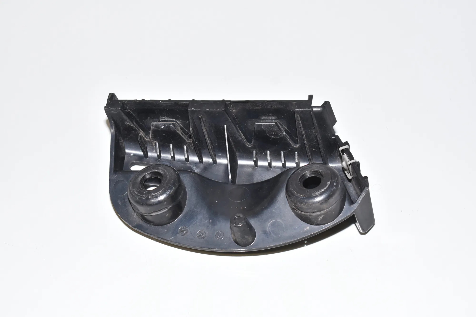 Rear Right Bumper Bracket – OEM 7118194 · BMW 3 (E90) 320 d 2007 – 3