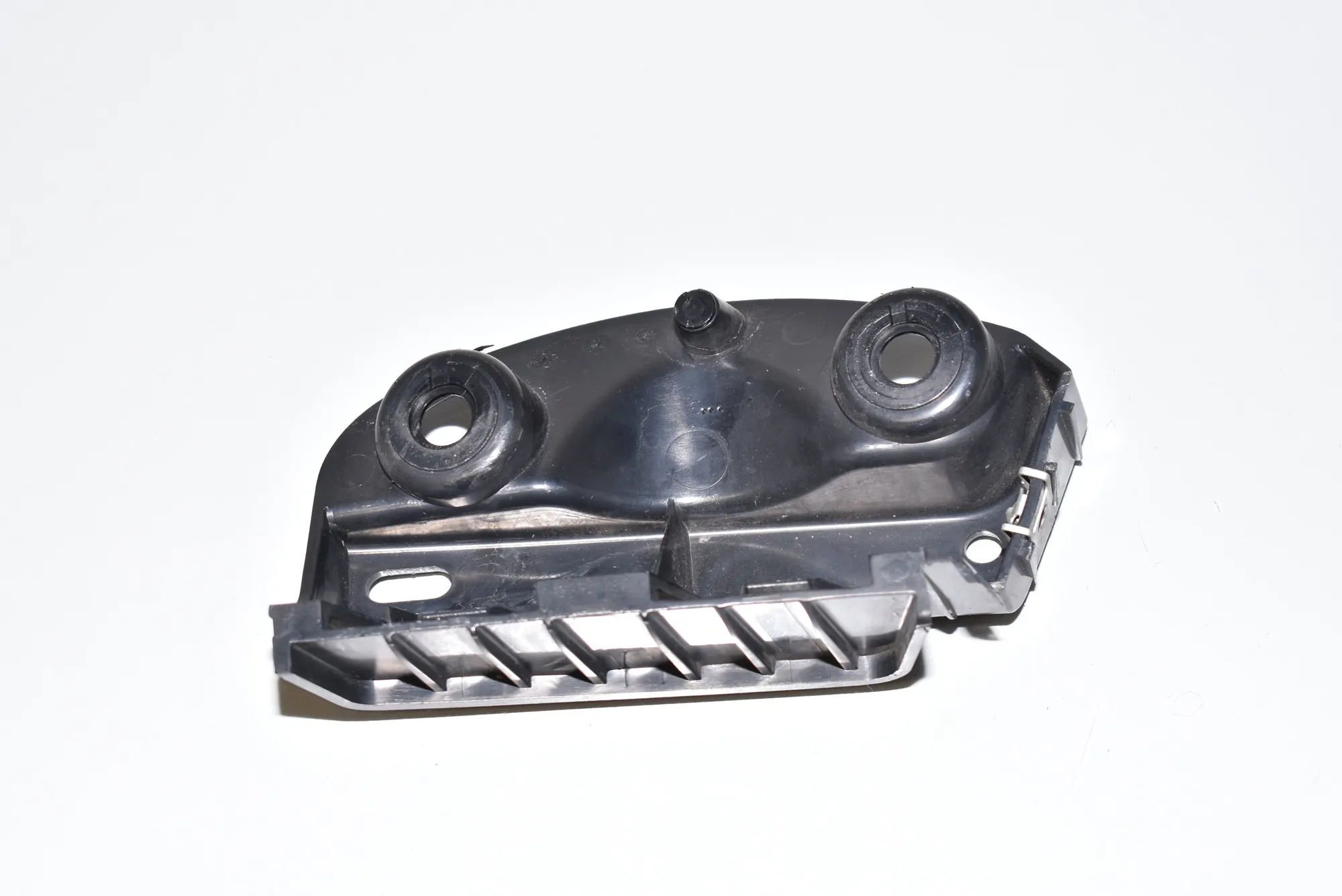 Rear Left Bumper Bracket – OEM 7118193 · BMW 3 (E90) 320 d 2007 – 3