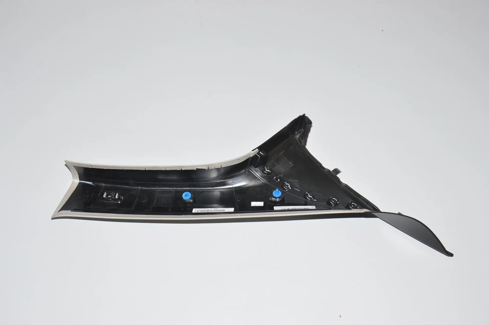 Front Left A Pillar Trim – OEM 7275667 · BMW i3 (I01) Electric 2019 – 4