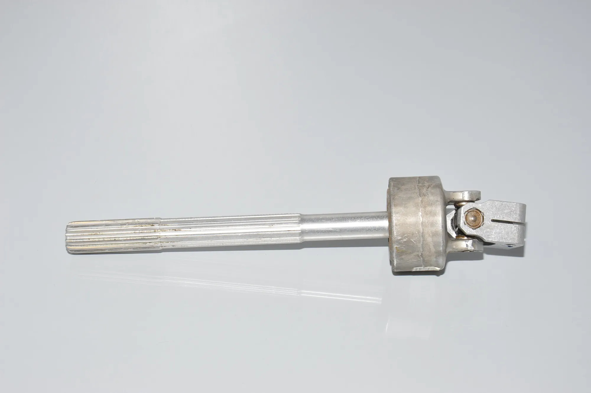 Steering Column Shaft Joint – OEM 2201054524 · BMW 5 (E60) BMW 5 (E60) 520 d 2006 – 2
