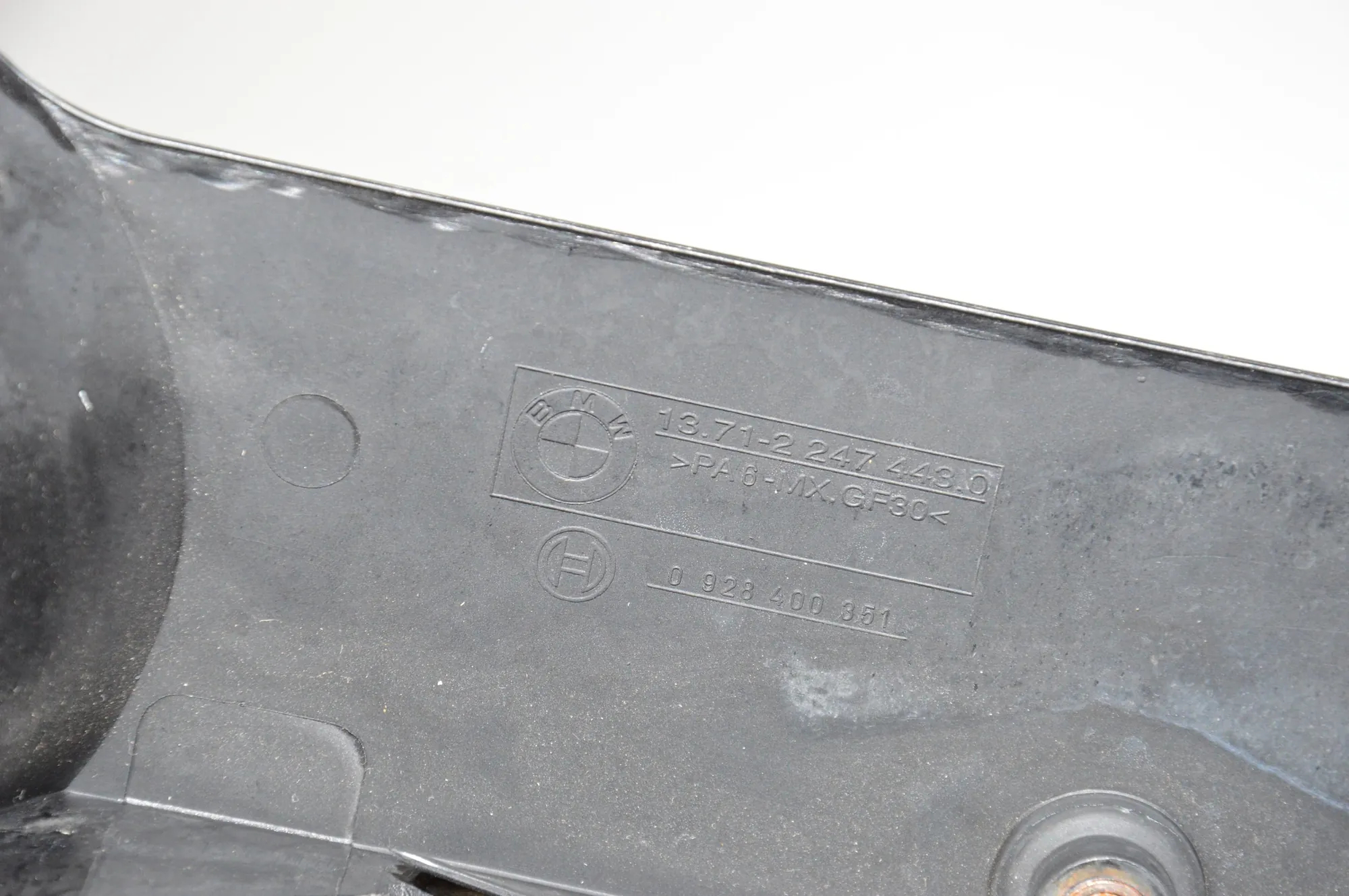 Air Filter Box Upper Part – OEM 2247443 · BMW 5 Touring (E39) 530 d 1999 – 5