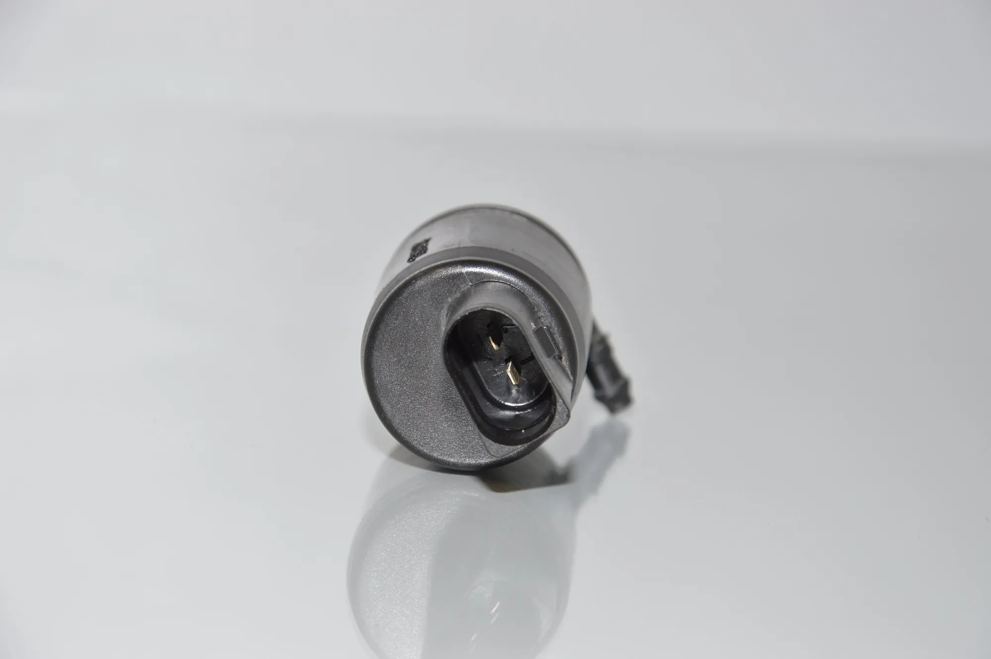 Washer Tank Motor – OEM 7199567 · BMW 1 (E81) BMW 1 (E81) 116 d 2008 – 4