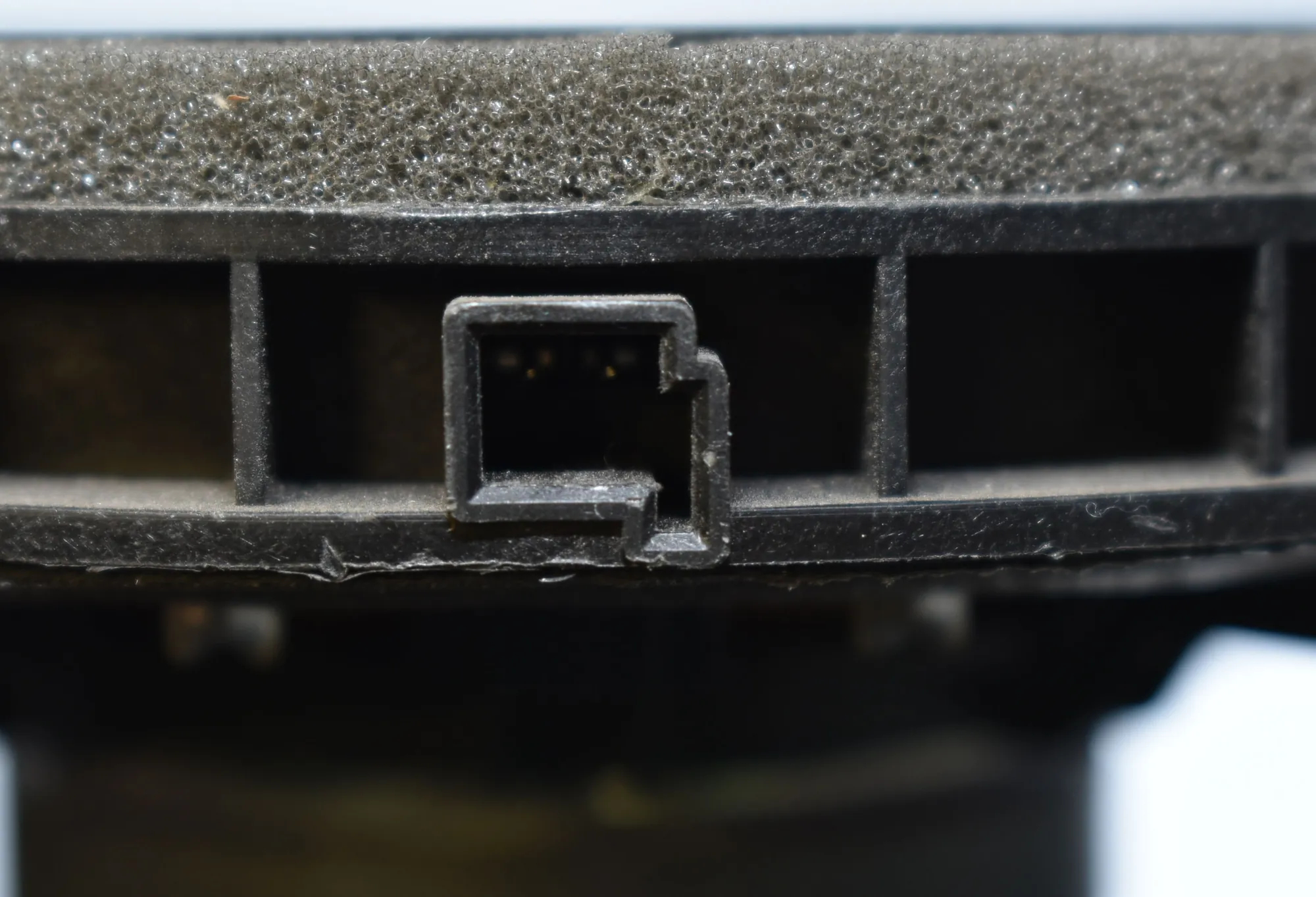 Front Right Door Speaker – OEM 9274700 · BMW i3 (I01) BMW i3 (I01) Hybrid 2015 – 3