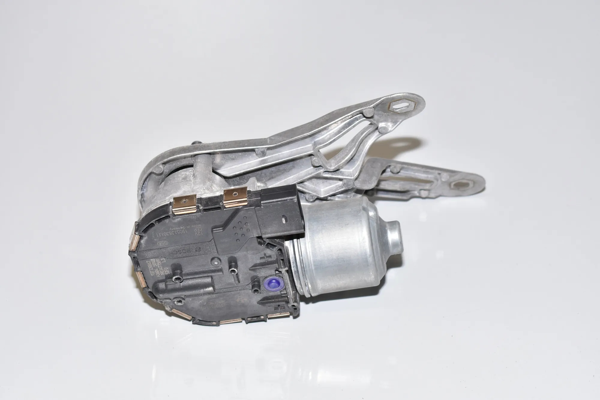 Front Windshield Wiper Mechanism – OEM 7310791 · BMW i8 (I12) BMW i8 (I12) hybrid 2016 – 4