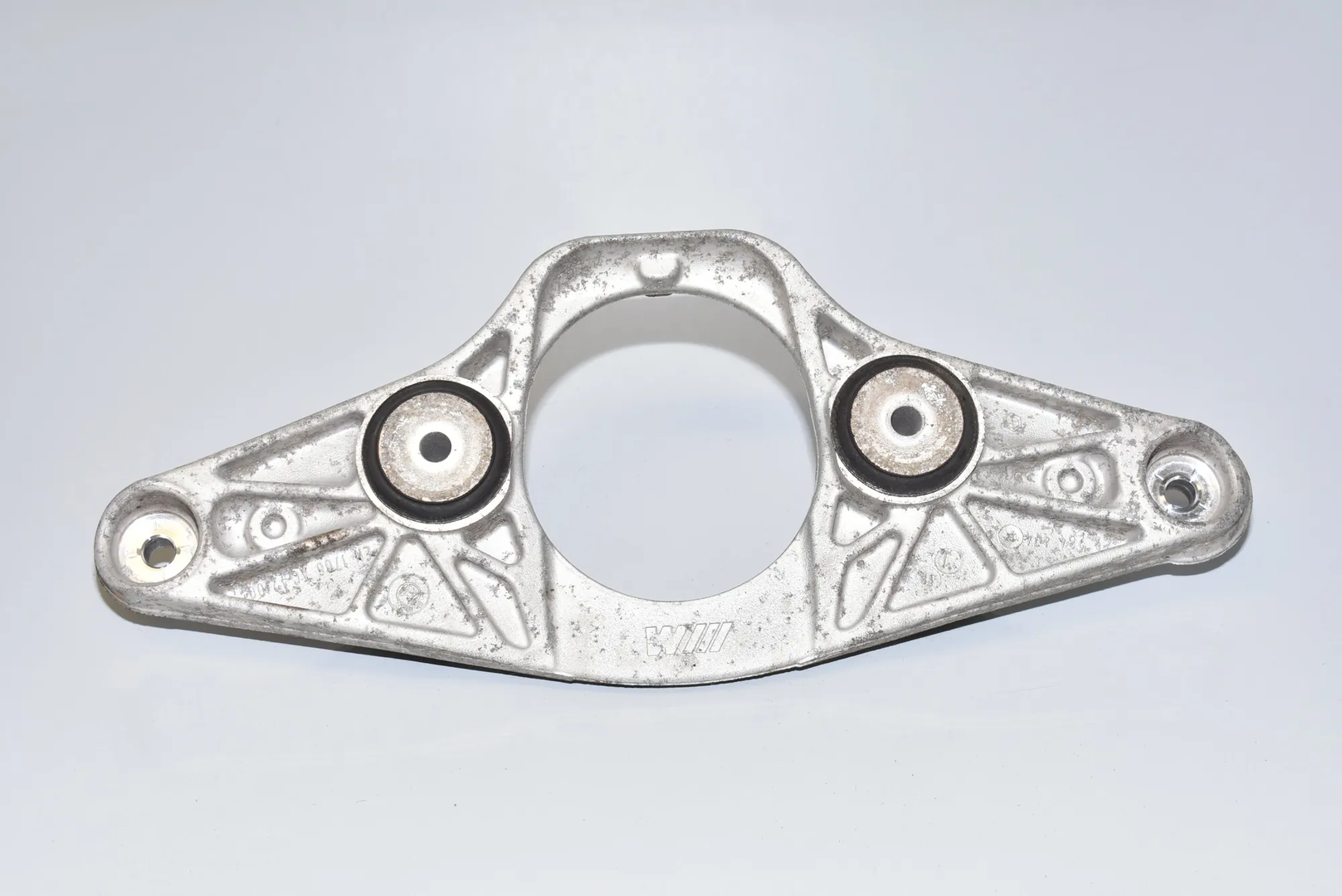 Rear Differential Bracket – OEM 2284474 · BMW 5 (F10) M5 2012 – 3