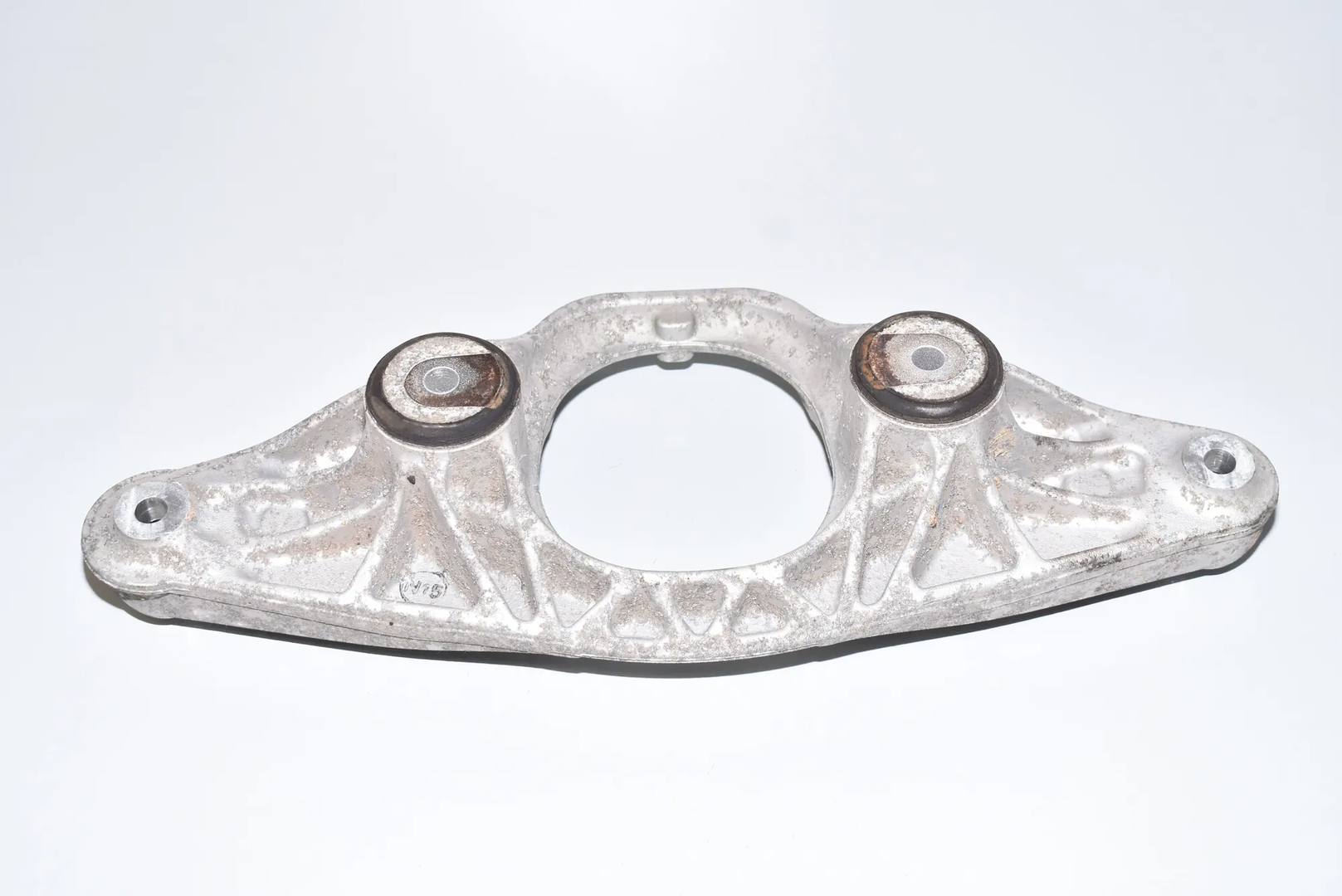 Rear Differential Bracket – OEM 2284474 · BMW 5 (F10) M5 2012