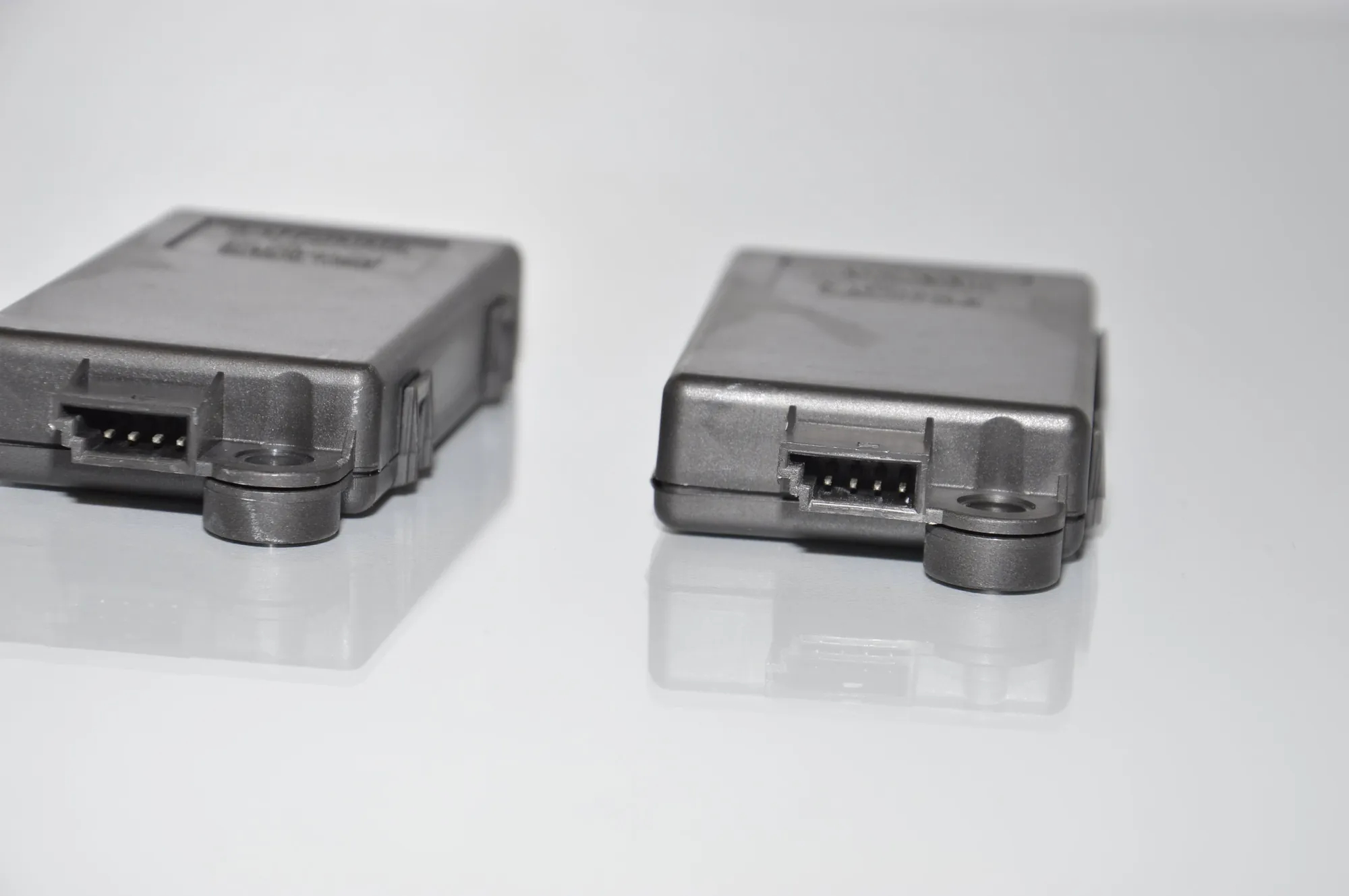 Other Control Units – OEM 6989713 · BMW 3 Cabrio (E93) BMW 3 Cabrio (E93) 320 d 2007 – 5