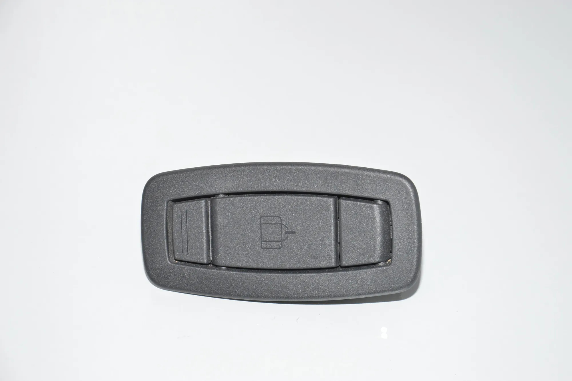 Other Interior Parts – OEM 9121819 · BMW 3 Cabrio (E93) BMW 3 Cabrio (E93) 320 d 2007