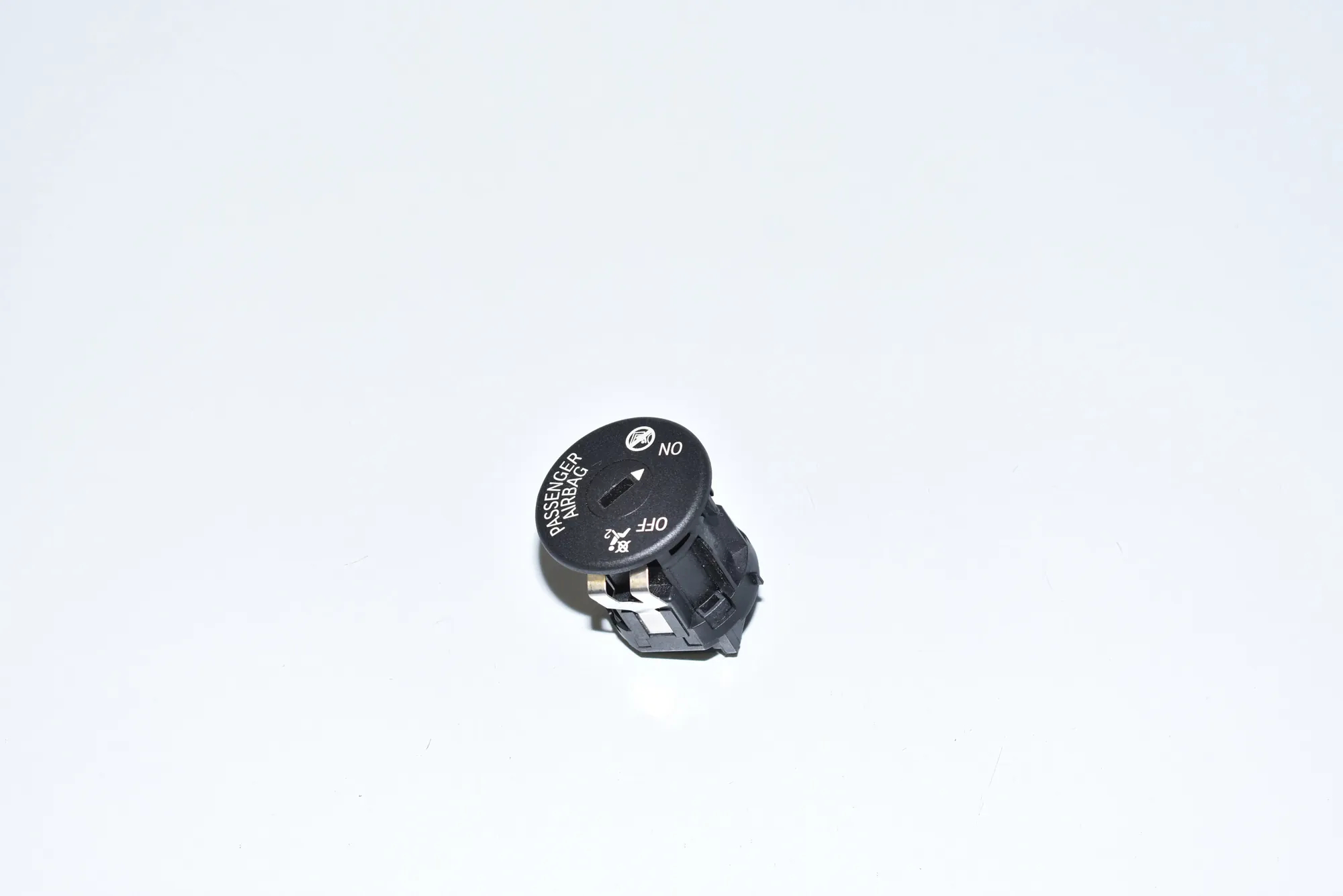 SRS Switch – OEM 9326501 · BMW F90 BMW F90 (G30, F90) M5 2019