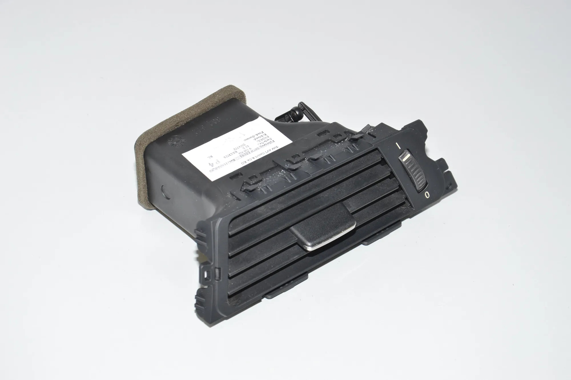 Dashboard Air Vents – OEM 9130468 · BMW 3 Coupe (E92) BMW 3 Coupe (E92) 316 i 2008 – 2