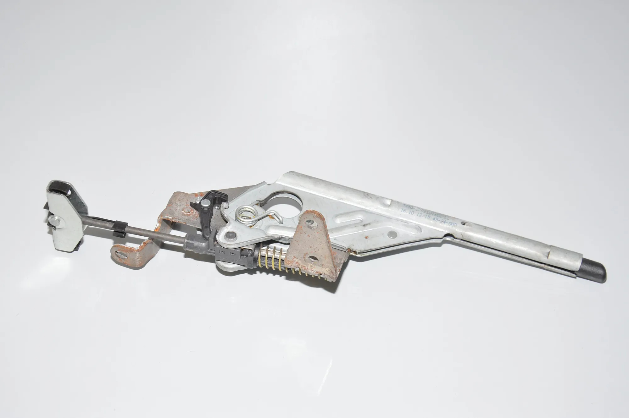 Handbrake Handle – OEM 6799101 · BMW 1 (F20) BMW 1 (F20) 114 d 2012