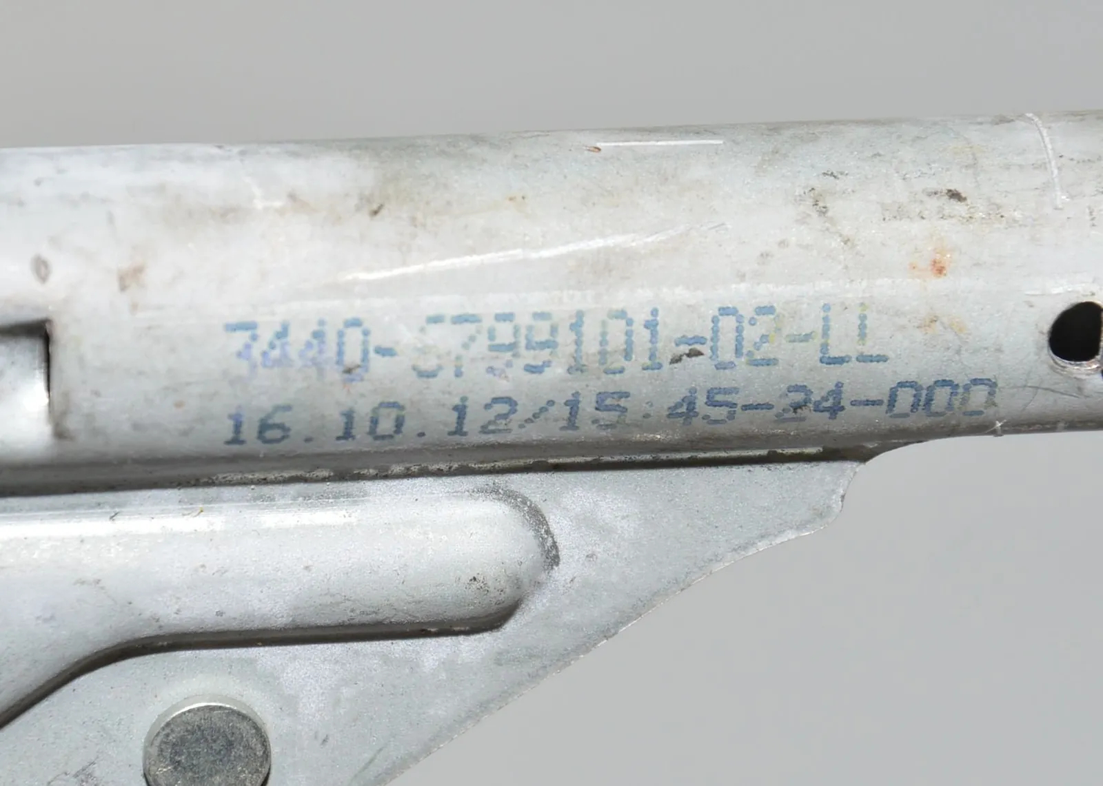 Handbrake Handle – OEM 6799101 · BMW 1 (F20) BMW 1 (F20) 114 d 2012 – 5