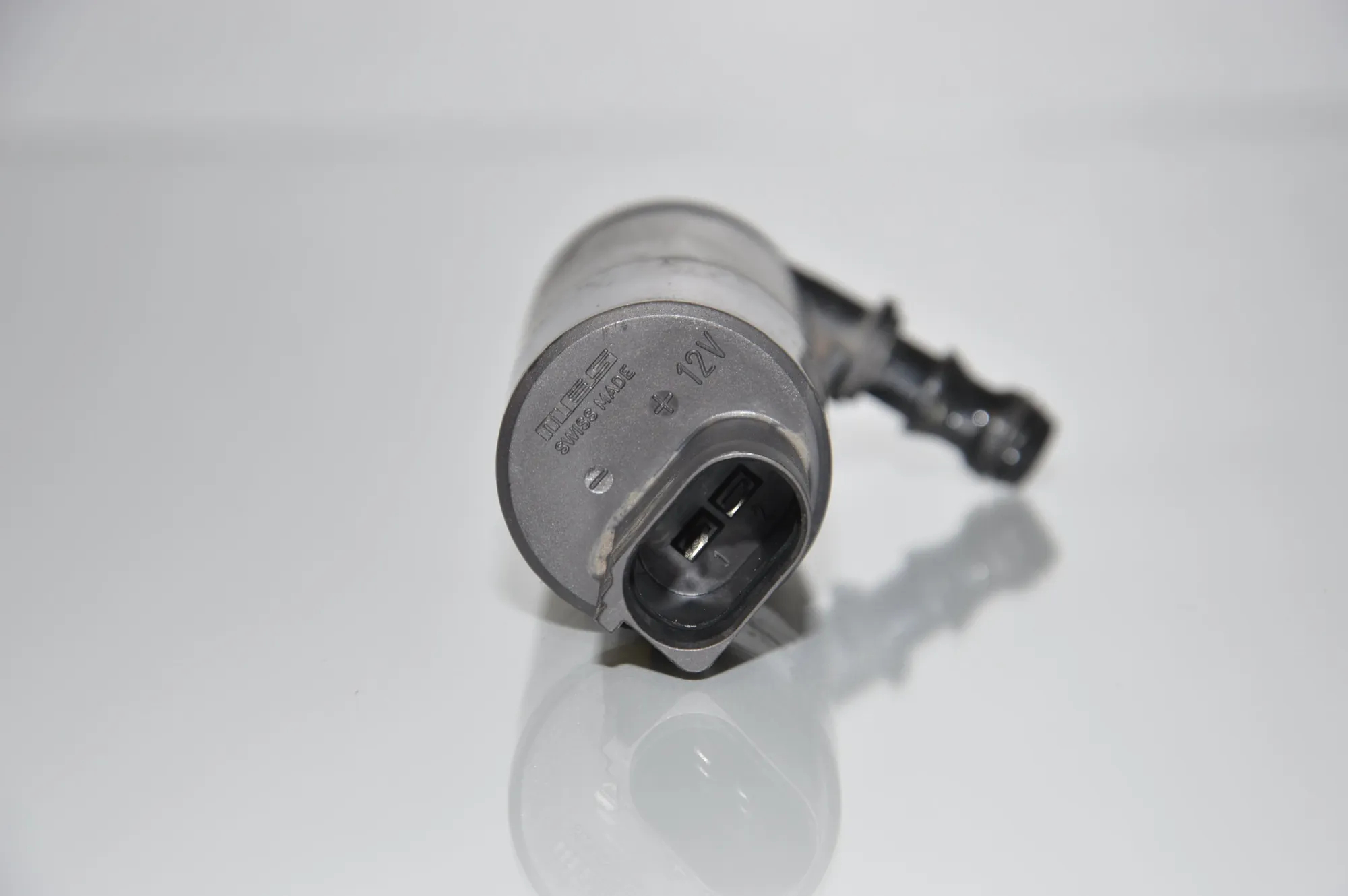 Washer Tank Motor – OEM 6973097 · BMW 3 Coupe (E92) BMW 3 Coupe (E92) 320 i 2008 – 4