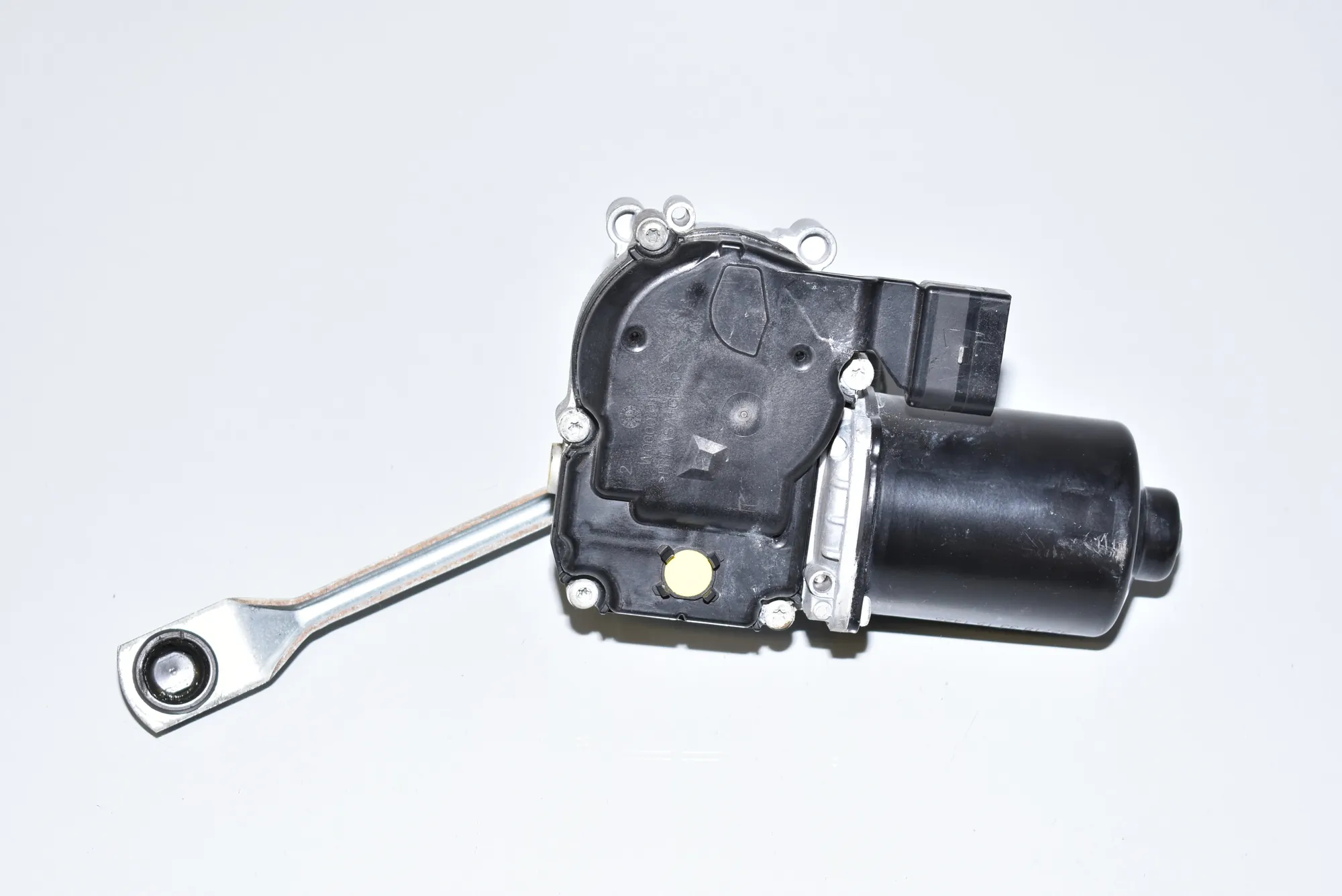 Front Windshield Wiper Mechanism Motor – OEM 9491439 · BMW 5 (G30) BMW 5 (G30) 530 e iPerformance 2018