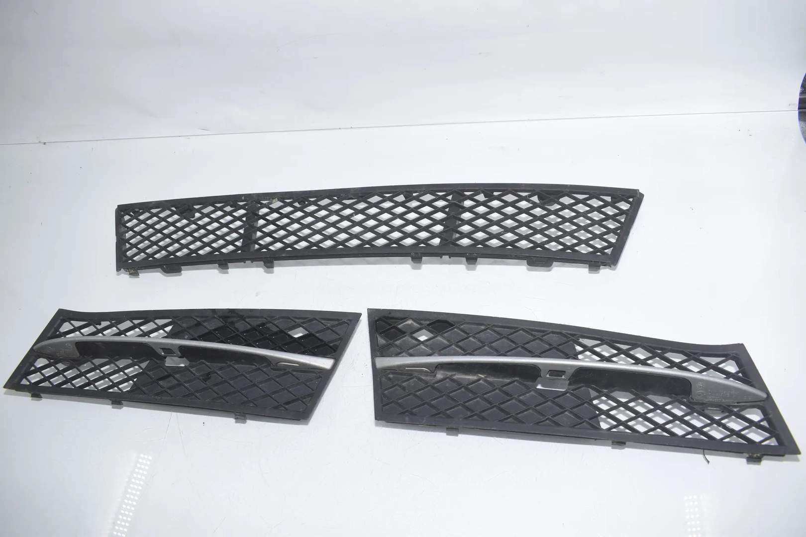 Front Bumper Lower Grill – OEM 7200700 · BMW 5 Touring (F11) 530 d xDrive 2011 – 2