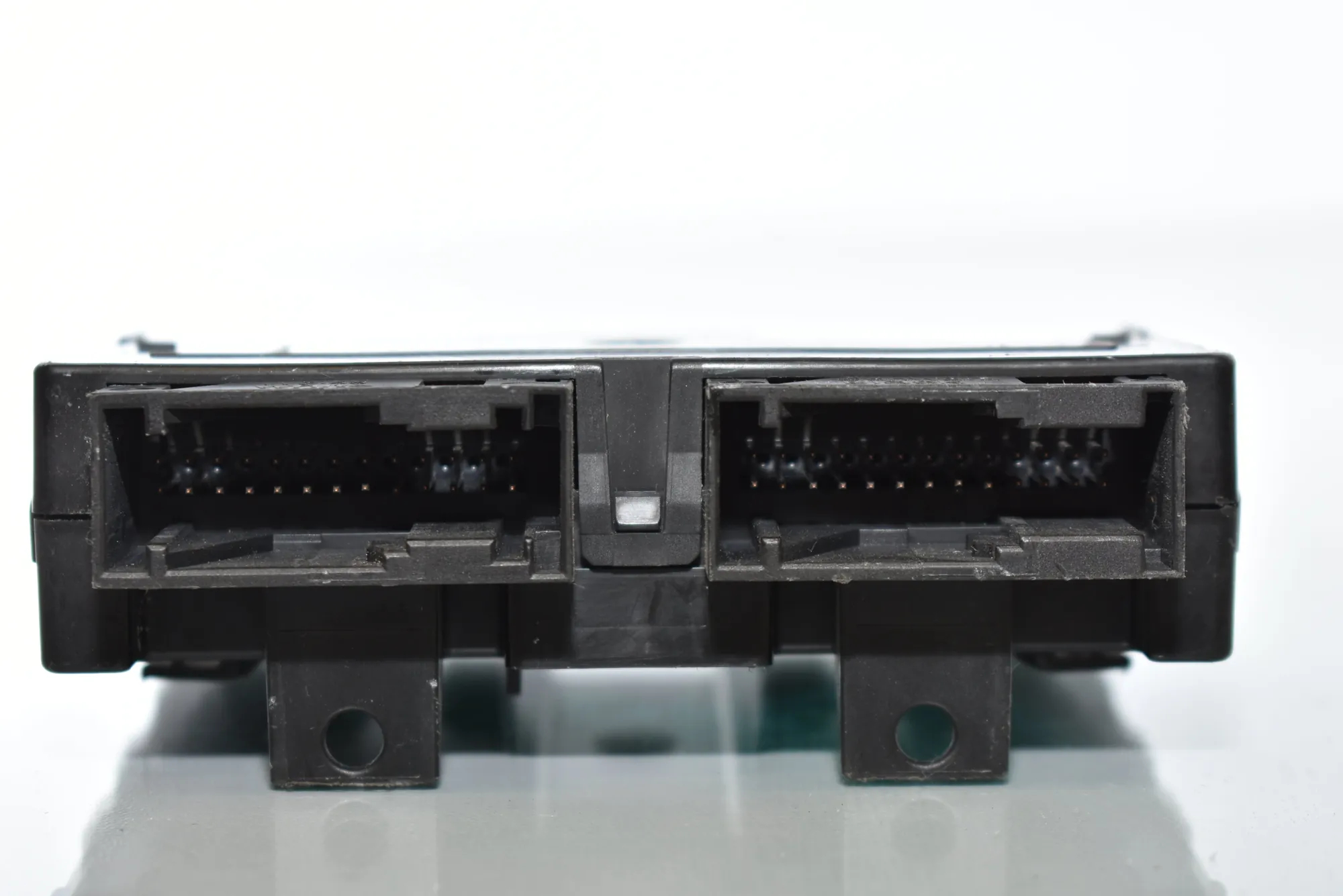 Other Control Units – OEM 9460925 · BMW 5 (G30) BMW 5 (G30) 530 e iPerformance xDrive 2018 – 4