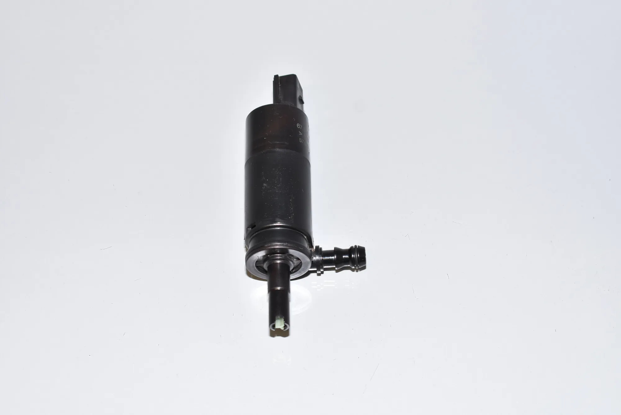 Headlight Washer Motor – OEM 6973097 · BMW 3 Cabrio (E93) BMW 3 Cabrio (E93) 320 d 2011