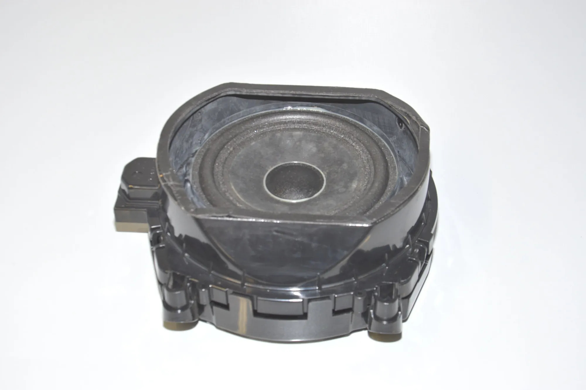 Subwoofer – OEM 9217913 · BMW X5 (E70) BMW X5 (E70) 3.0 d 2008