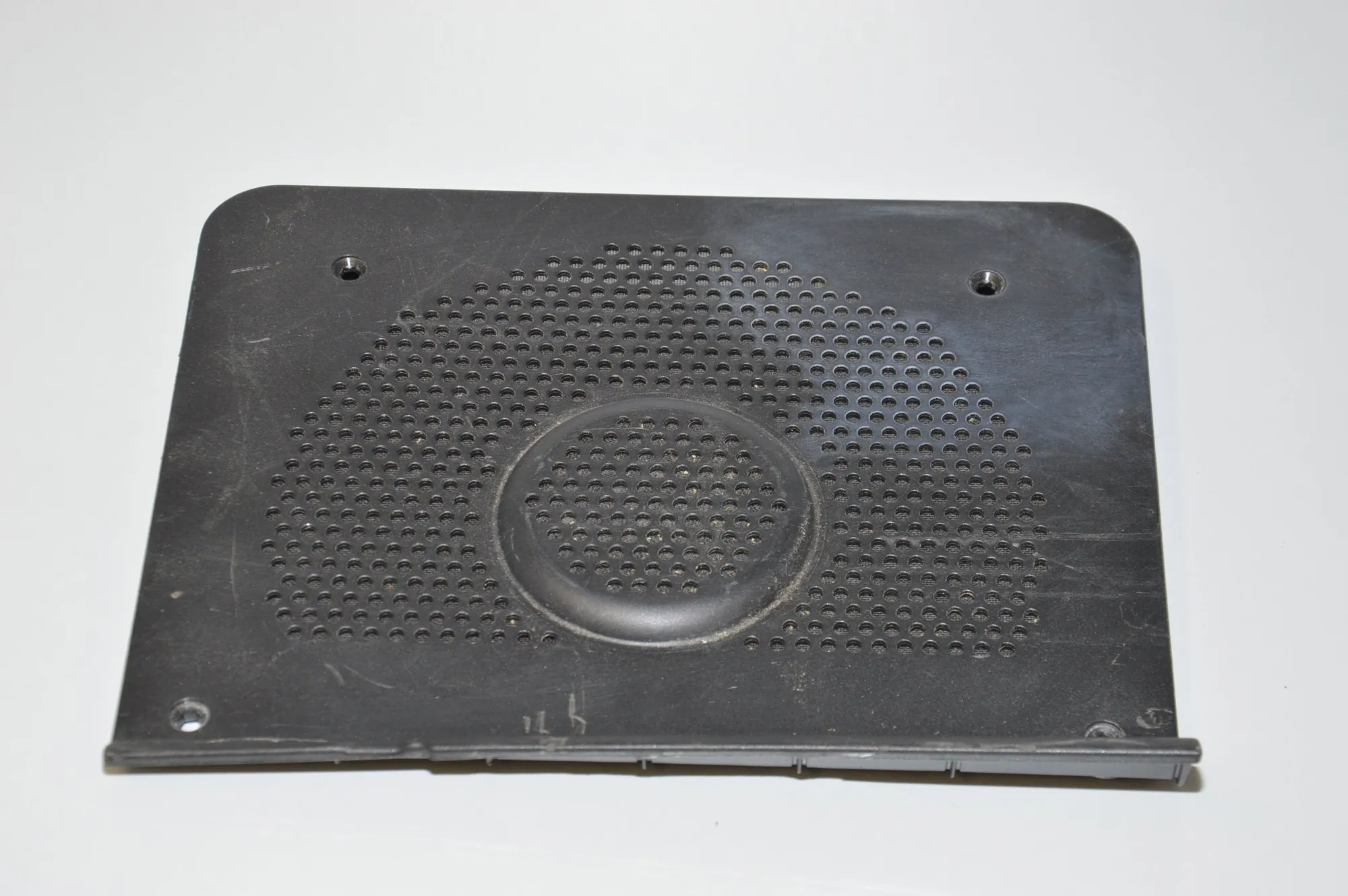 Loudspeaker Cover – OEM 6919359 · BMW 5 (E60) BMW 5 (E60) 520 d 2005 – 2
