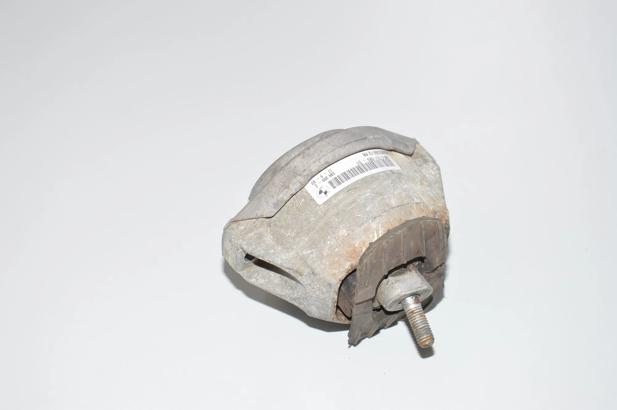Left Side Engine Mount – OEM 6761089 · BMW 5 (E60) BMW 5 (E60) 520 i 2004 – 3