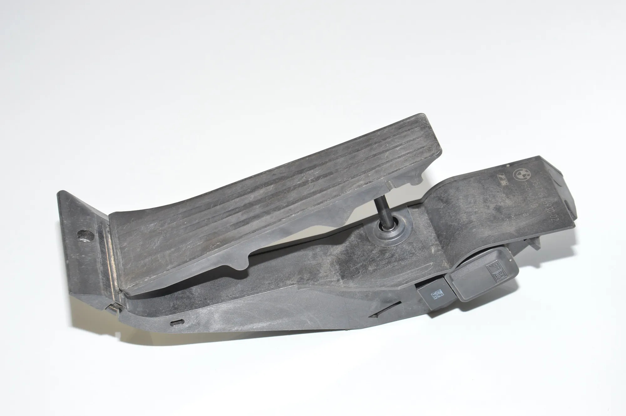 Throttle Pedal – OEM 6766930 · BMW 5 (E60) BMW 5 (E60) 520 d 2005 – 2