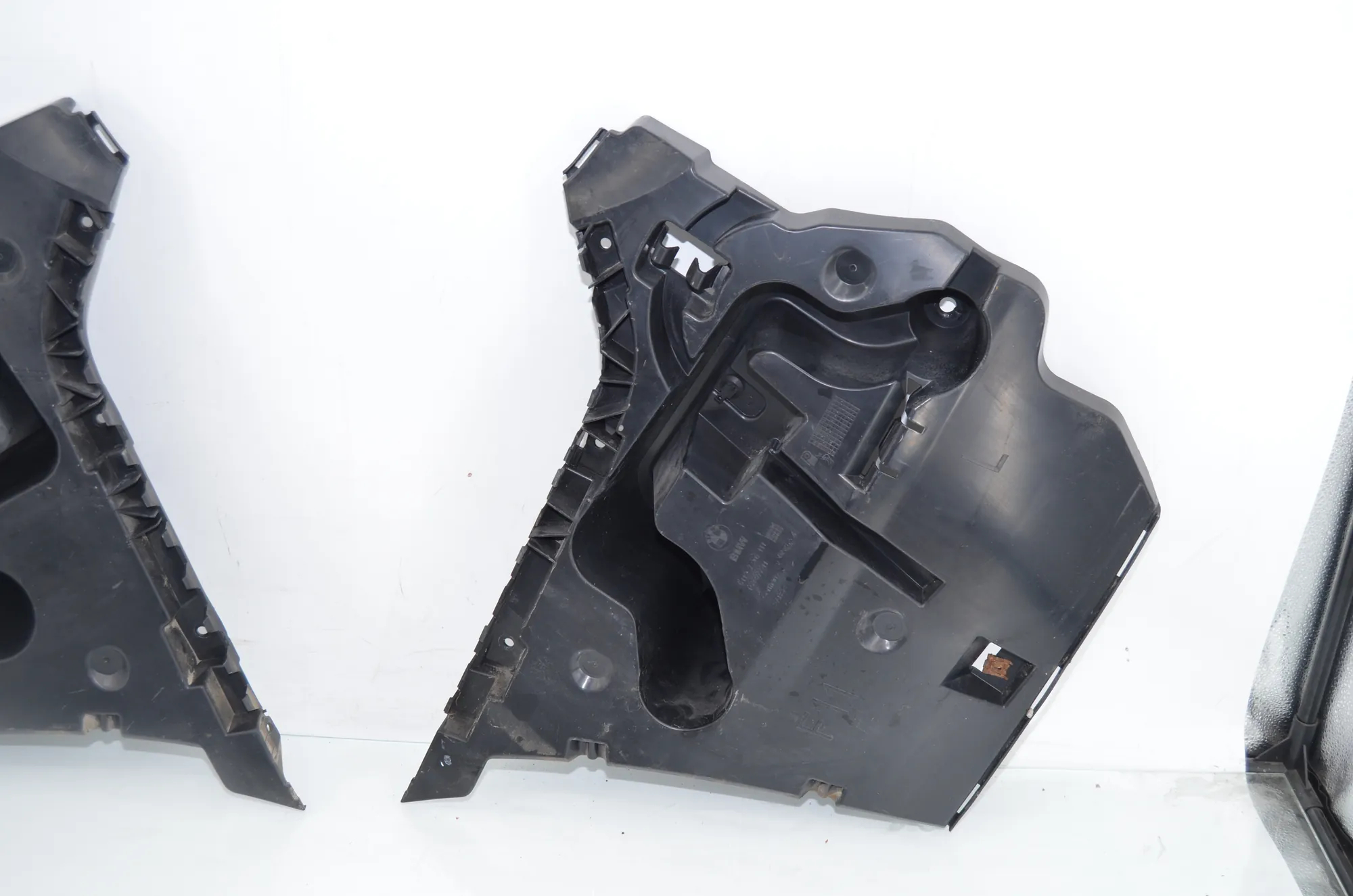 Rear Right Bumper Bracket – OEM 7207112 · BMW 5 Touring (F11) 530 d xDrive 2011 – 3