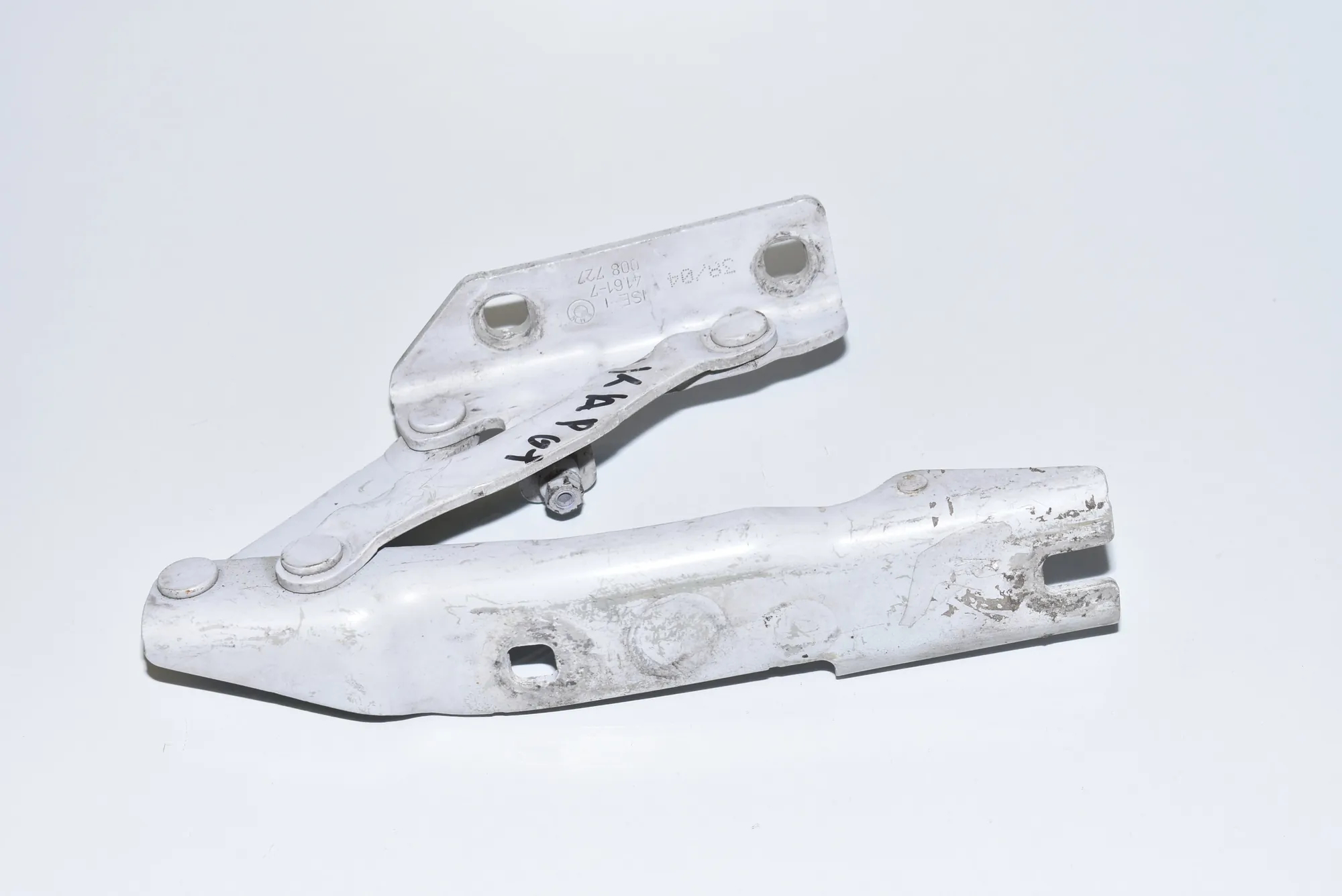 Front Left Bonnet Hinge – OEM 7008727 · BMW 5 (E60) BMW 5 (E60) 530 d 2006 – 2