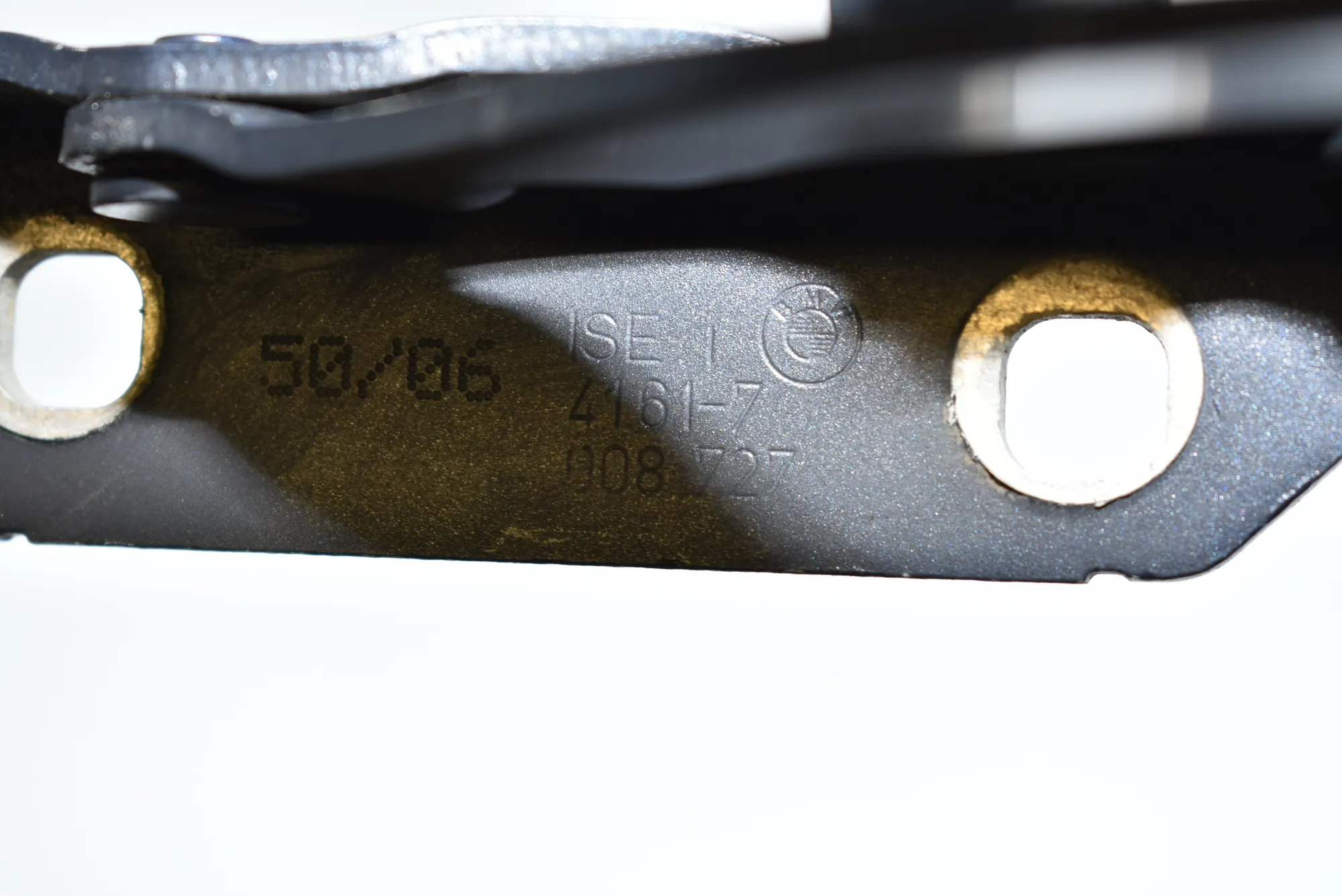 Front Left Bonnet Hinge – OEM 7008727 · BMW 5 (E60) BMW 5 (E60) 530 d 2006 – 4