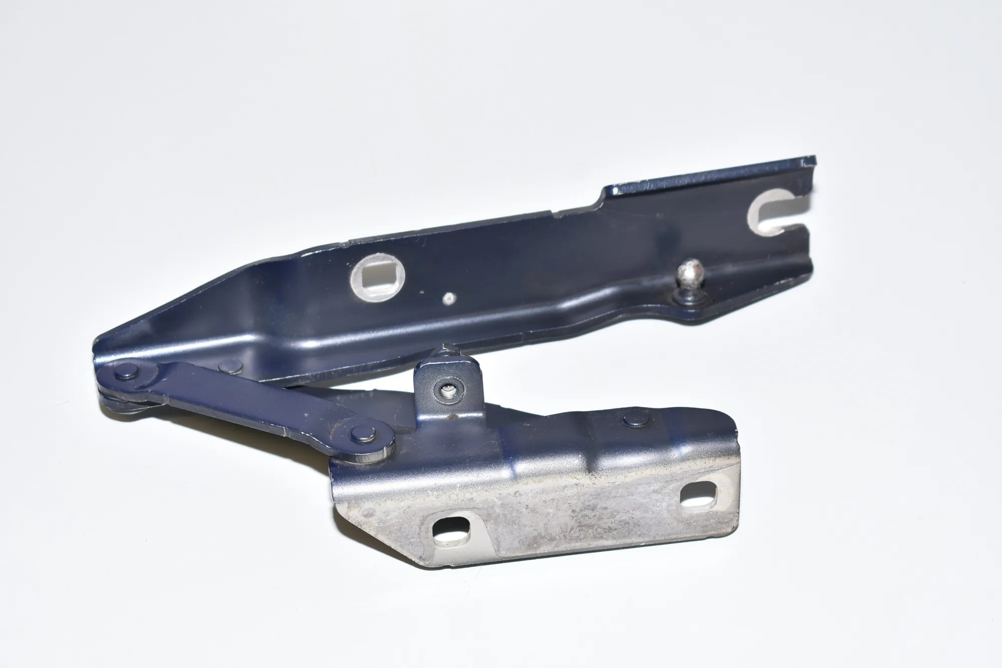 Front Left Bonnet Hinge – OEM 7008727 · BMW 5 (E60) BMW 5 (E60) 530 d 2006