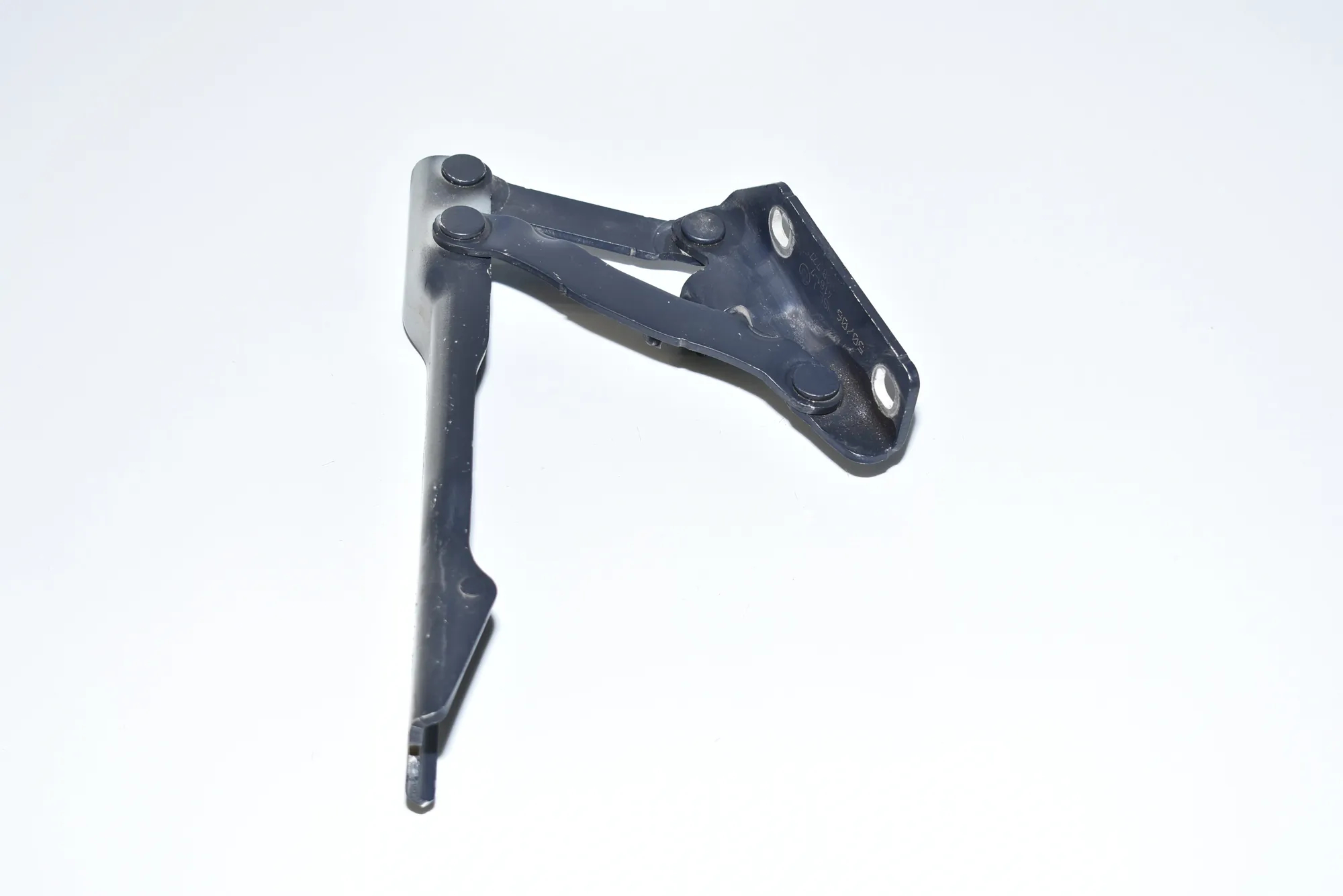 Front Left Bonnet Hinge – OEM 7008727 · BMW 5 (E60) BMW 5 (E60) 530 d 2006 – 3