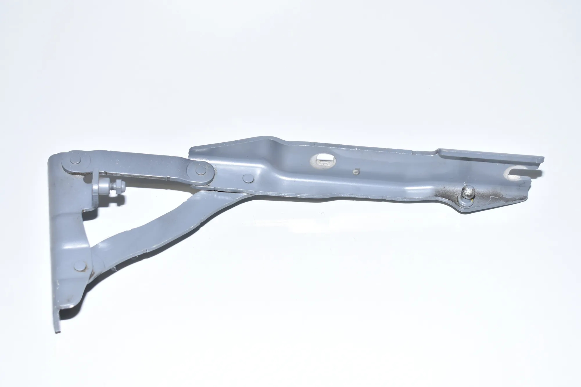 Front Left Bonnet Hinge – OEM 7008727 · BMW 5 (E60) BMW 5 (E60) 530 d 2006