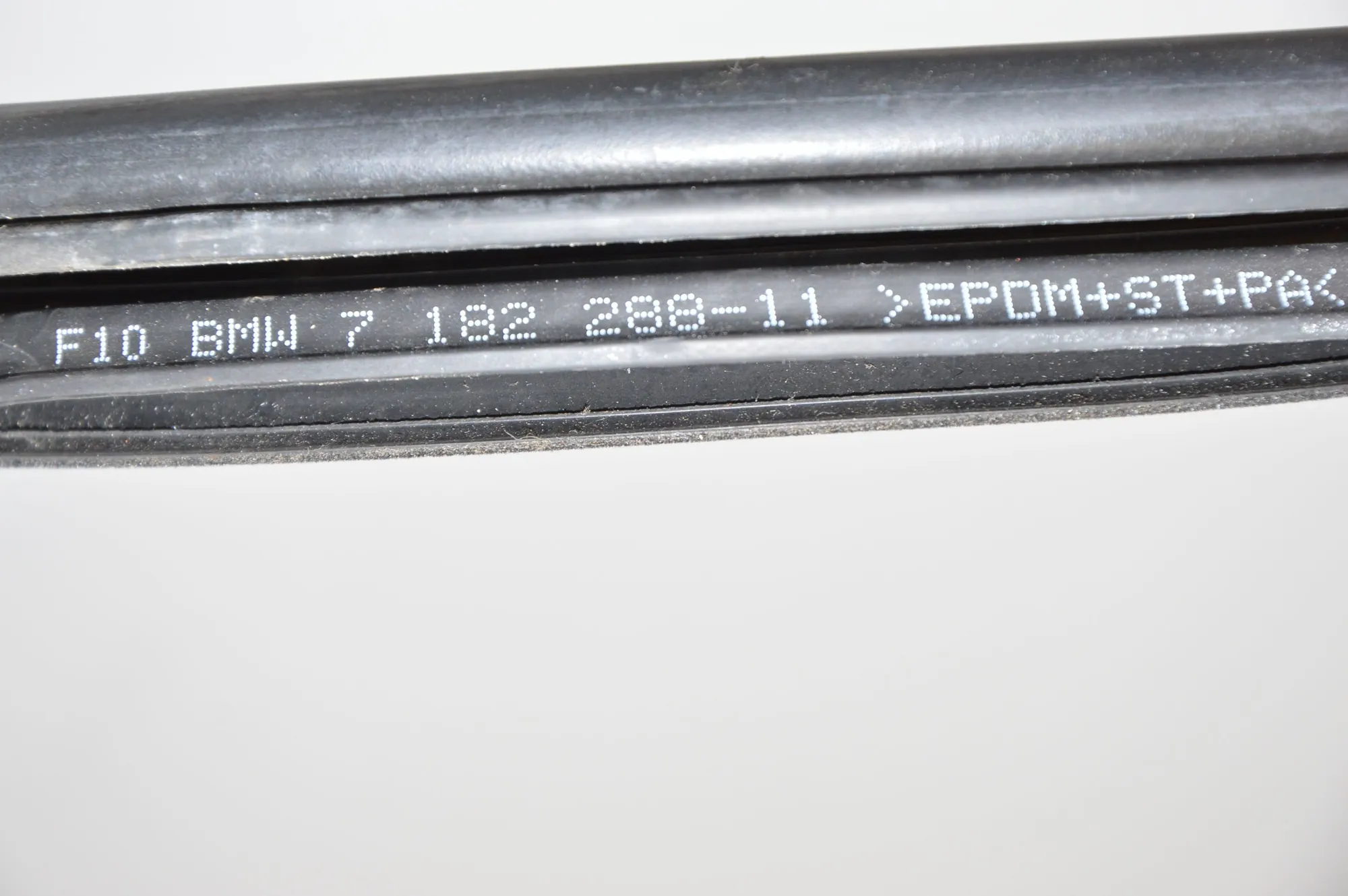 Rear Right Door Seal Rubber – OEM 7182288 · BMW 5 (F10) M5 2012 – 4