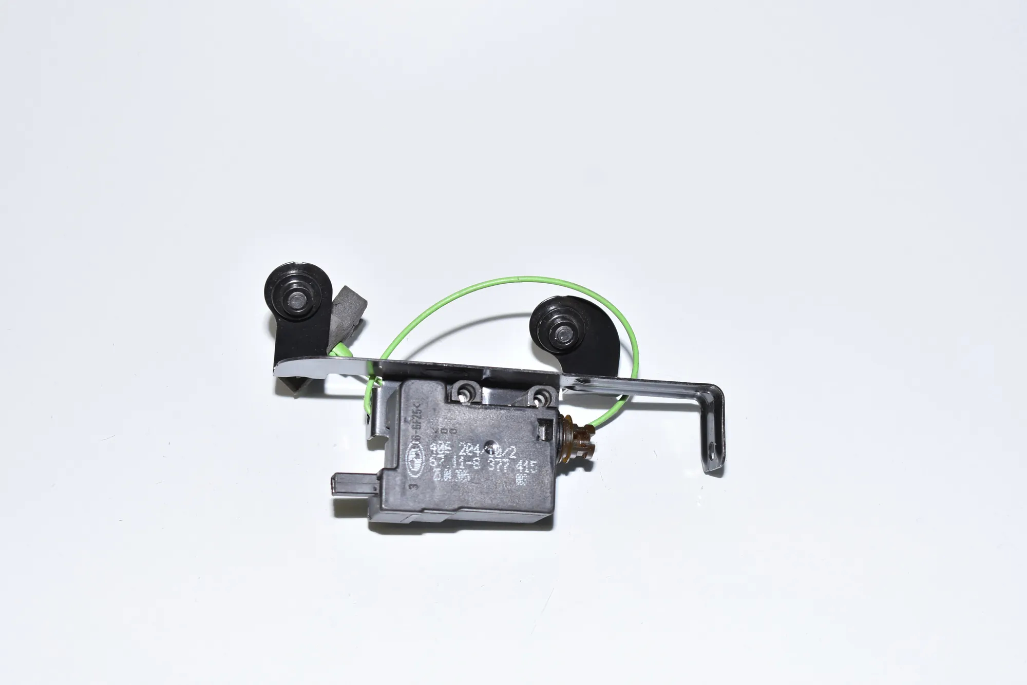 Fuel Tank Cover Lock – OEM 8377415 · BMW 5 (E60) BMW 5 (E60) 530 d 2008 – 2