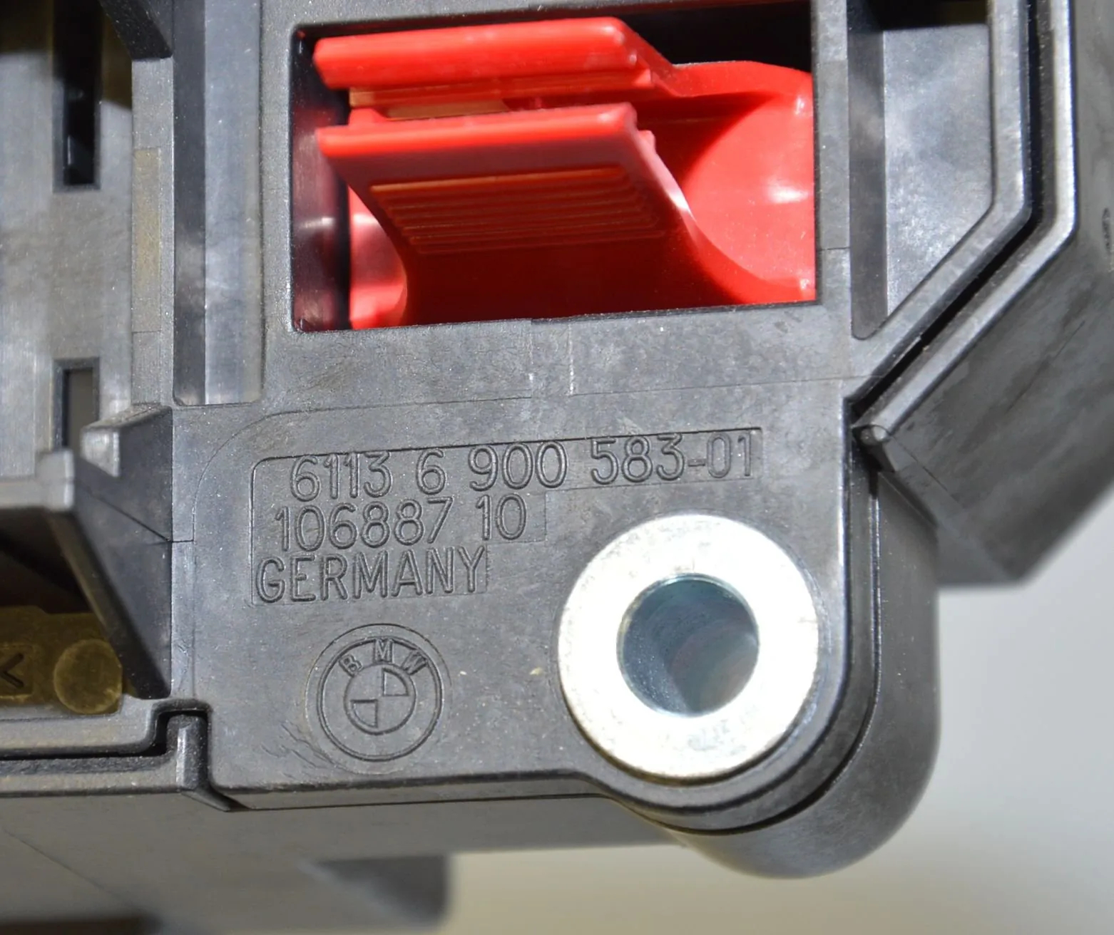 Fuse Box – OEM 6900583 · BMW 7 (E65, E66, E67) BMW 7 (E65, E66, E67) 730 d 2002 – 6