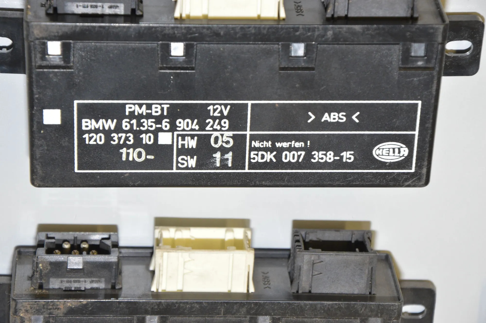 Front Left Door Control Unit – OEM 6904249 · BMW 5 Touring (E39) BMW 5 Touring (E39) 525 d 2002 – 5