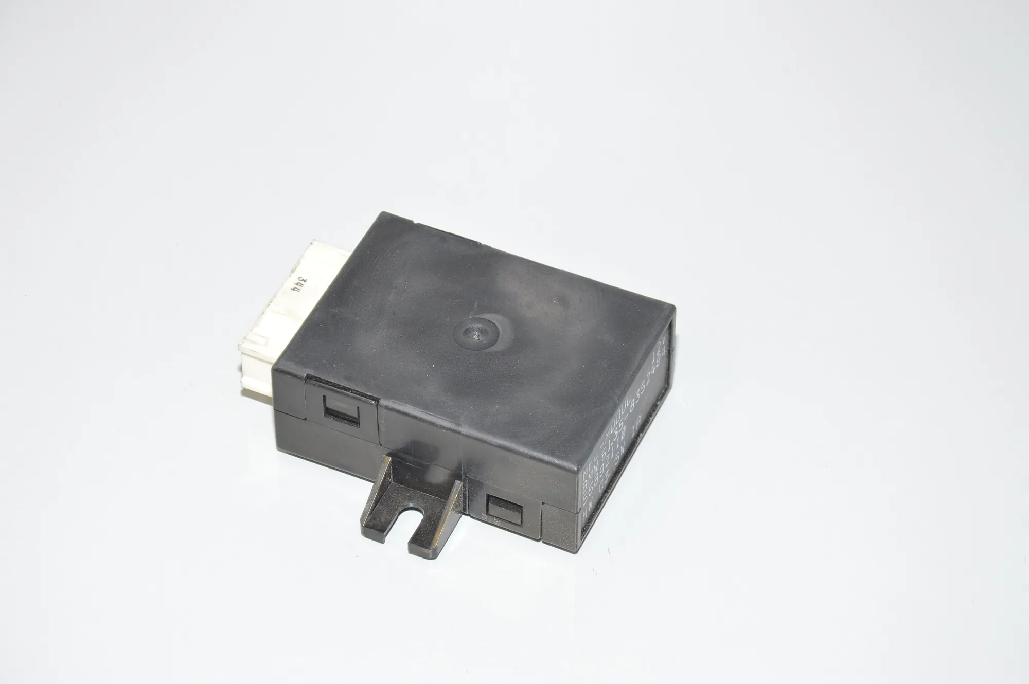 Steering Rack Control Module – OEM 8352494 · BMW 5 (E39) BMW 5 (E39) 520 d 2000
