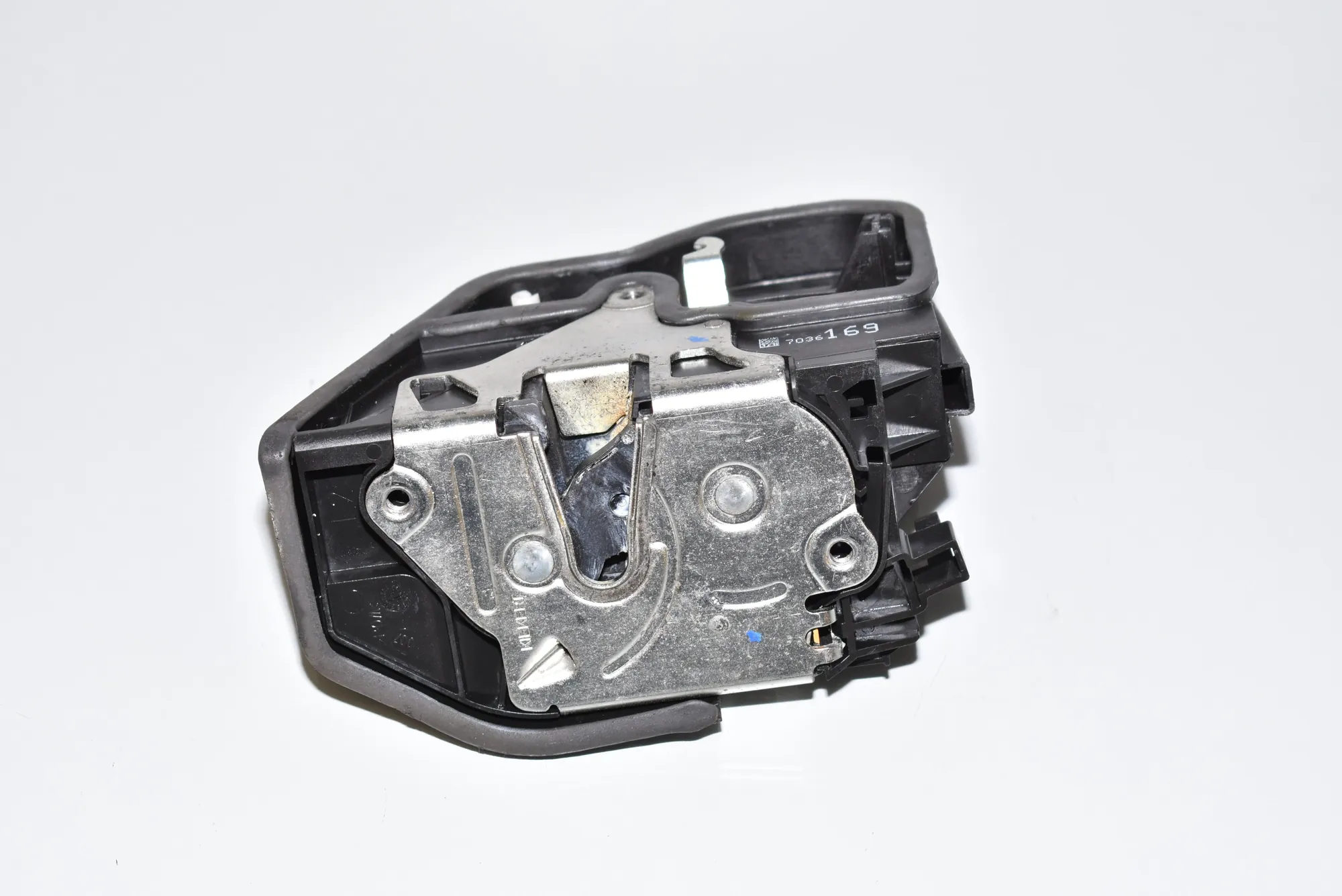 Front Left Door Lock – OEM 7036169 · BMW 5 Touring (E61) BMW 5 Touring (E61) 530 d 2007 – 3