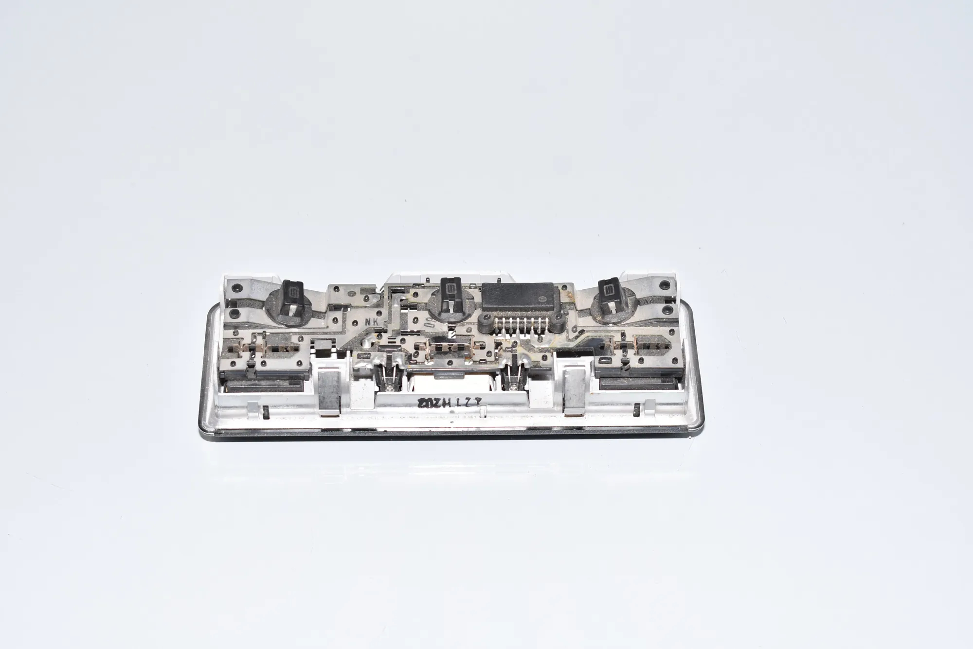 Interior Lighting – OEM 8364929 · BMW Z4 Roadster (E85) BMW Z4 Roadster (E85) 2.0 i 2007 – 3