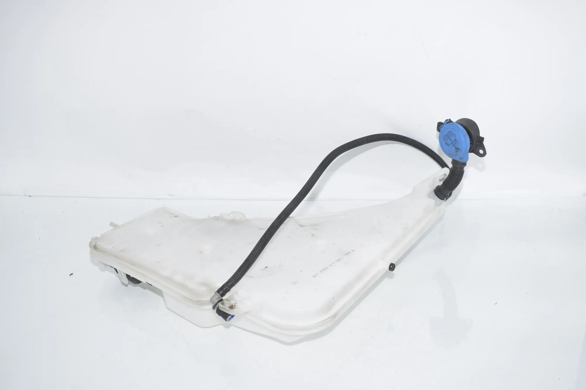 Window Washer Tank – OEM 7241679 · BMW 4 Gran Coupe (F36) 430 d 2016