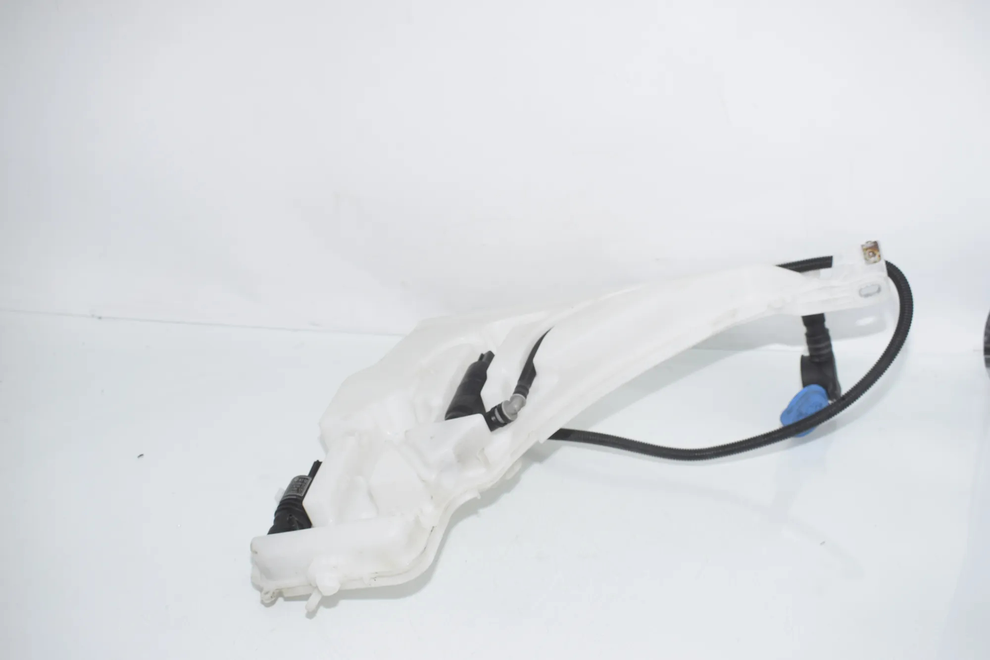 Window Washer Tank – OEM 7241679 · BMW 4 Gran Coupe (F36) 430 d 2016 – 3
