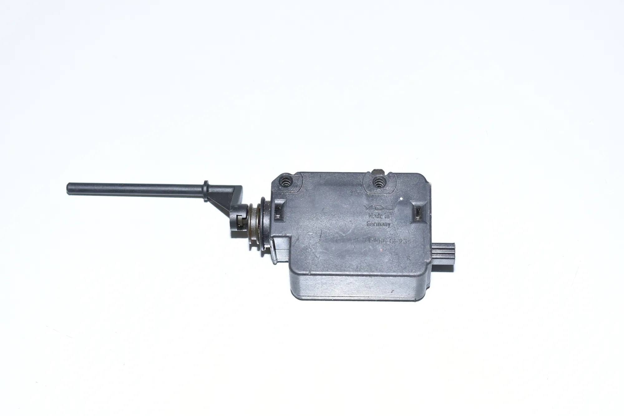 Fuel Tank Cover Lock – OEM 6923974 · BMW X5 (E53) BMW X5 (E53) 3.0 d 2004 – 2