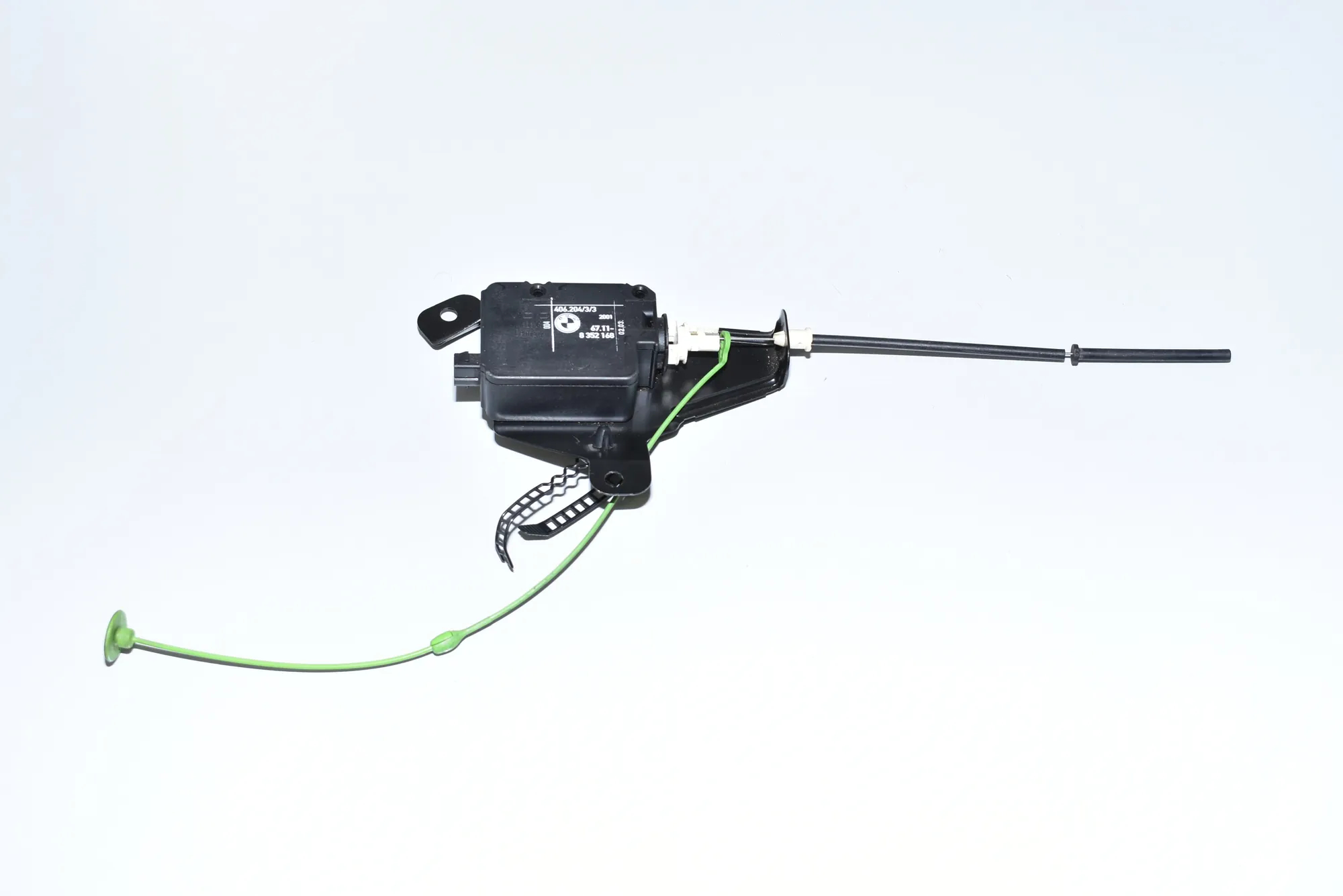 Fuel Tank Cover Lock – OEM 8352168 · BMW 5 (E39) BMW 5 (E39) 525 d 2003
