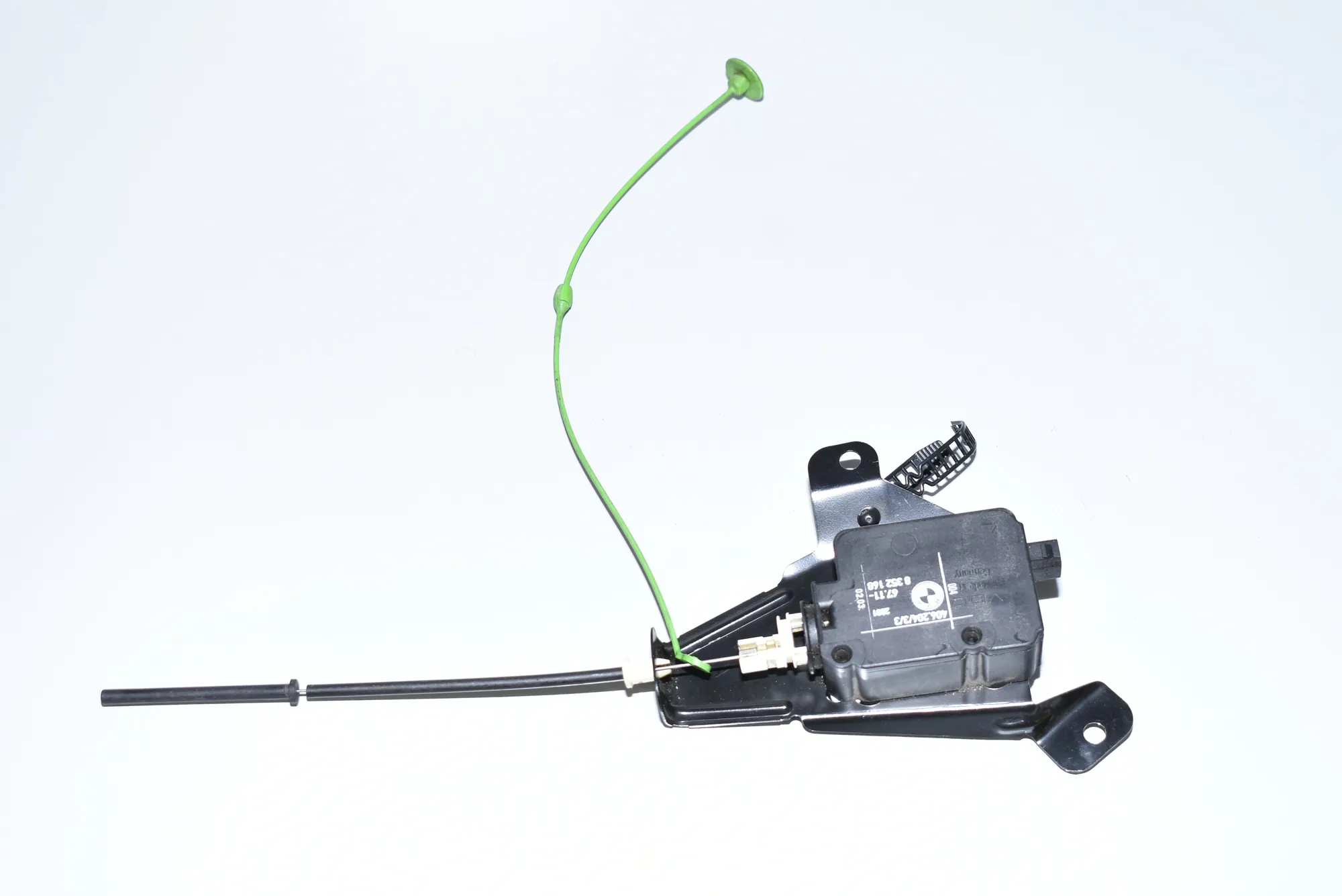 Fuel Tank Cover Lock – OEM 8352168 · BMW 5 (E39) BMW 5 (E39) 525 d 2003 – 2